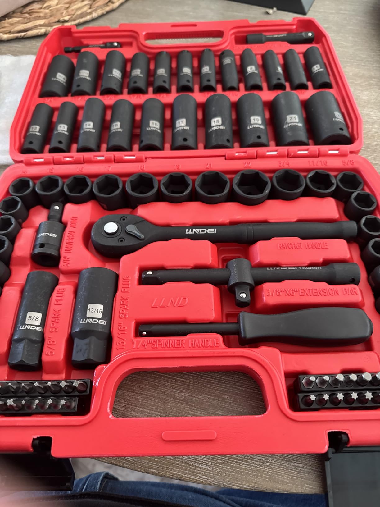 LLNDEI 160-Piece Mechanics Tool Set, Metric Socket Set 1/2 1/4 3/8 inch Drive Professional Tool Kit, CR-V Deep & Shallow Kit with Quick Release Ratchet customer photo 1