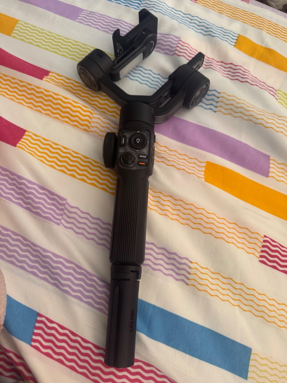 ZHIYUN Smooth 5S AI Official 3-Axis Gimbal Stabilizer for Smartphone, iPhone Gimbal with Built-in Fill Light, Tripod, Phone Stabilizer for Video Recording Supports Gesture Control, 360° Inception customer photo 1