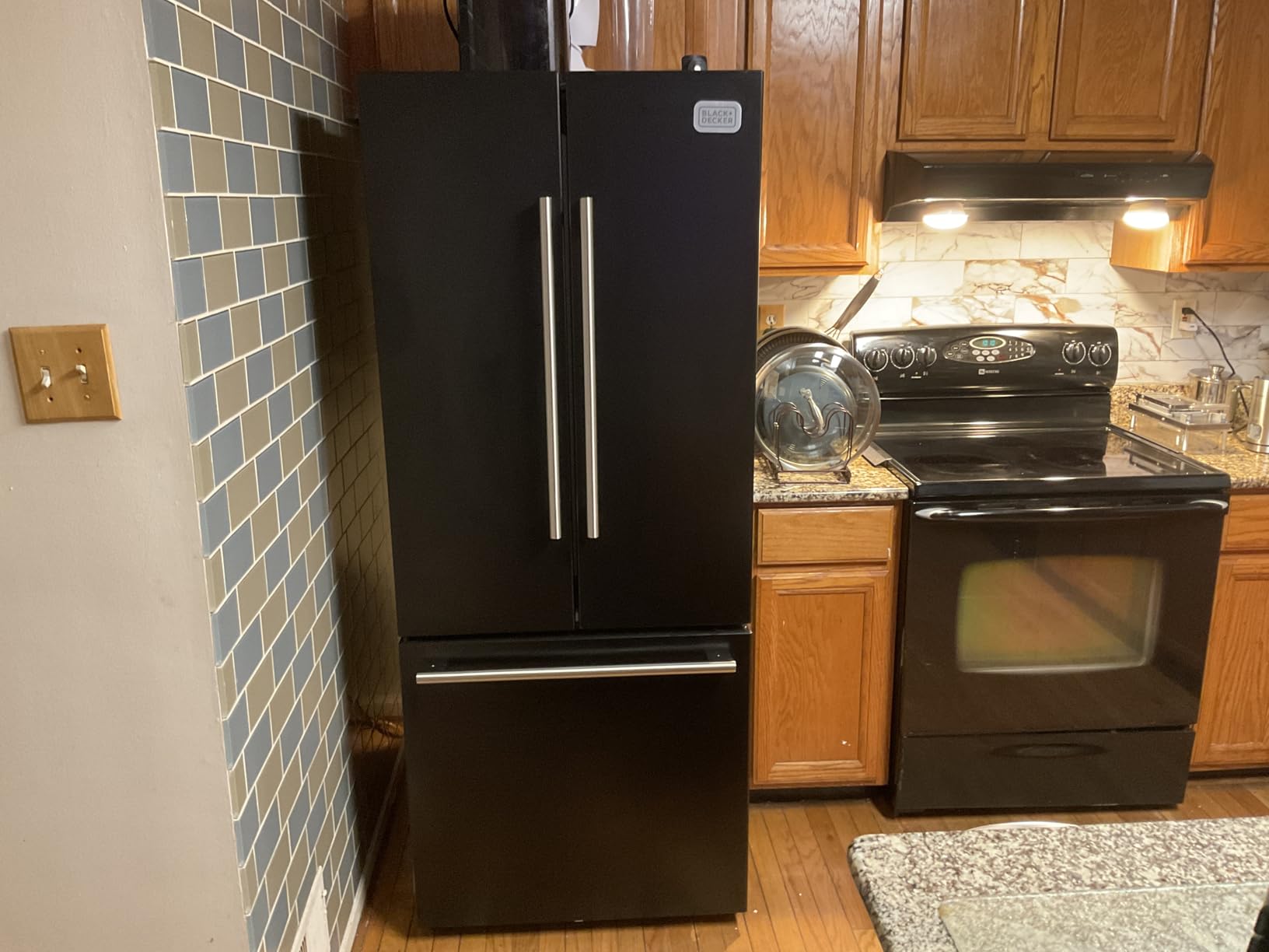 BLACK+DECKER 16 Cu. Ft. French Door Refrigerator with Built-in Ice Maker, Full Size Refrigerator with Bottom Mount Freezer Drawer, Frost Free, ENERGY STAR certified, BRF1600GIMS, Stainless Look customer photo 1