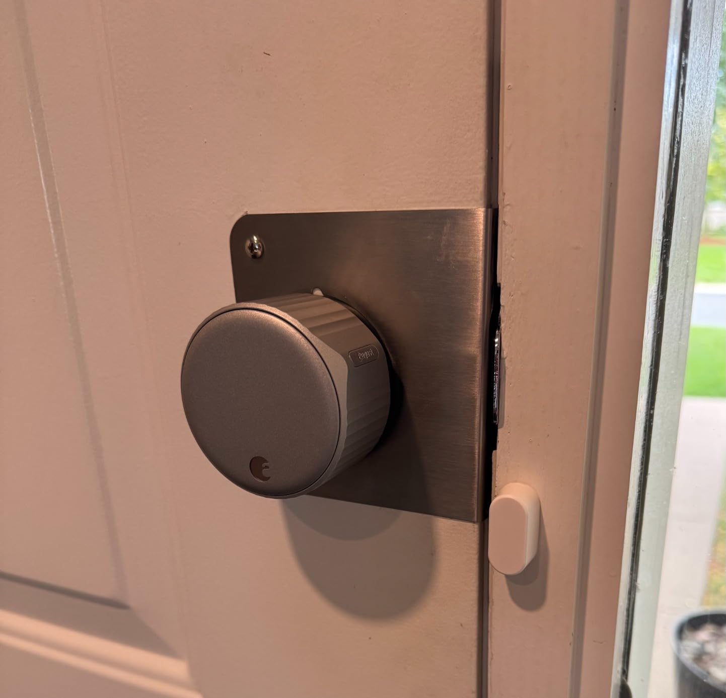 Yale August Wi-Fi Smart Lock with Keypad Touch in Silver customer photo 1