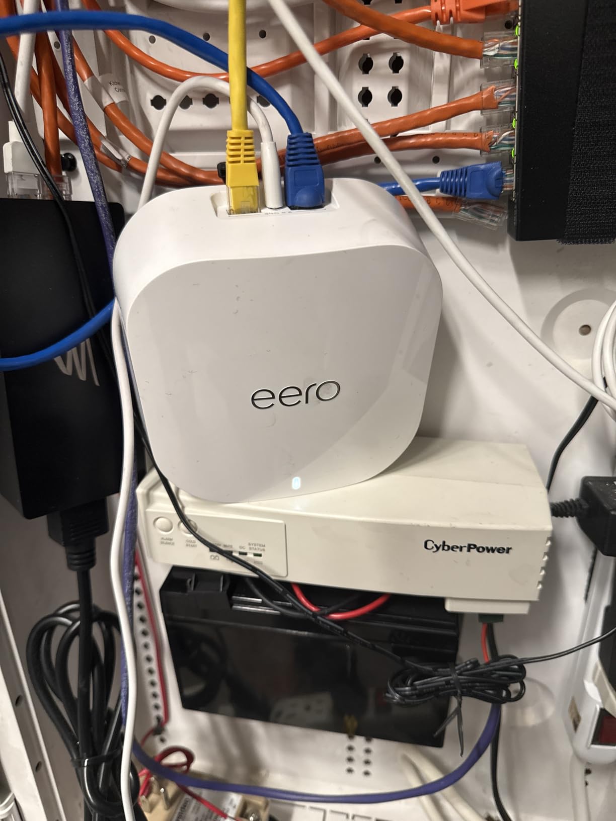 Amazon eero 7 dual-band mesh Wi-Fi 7 router (newest model) - Supports internet plans up to 2.5 Gbps, Coverage up to 6,000 sq. ft., 3-pack customer photo 2