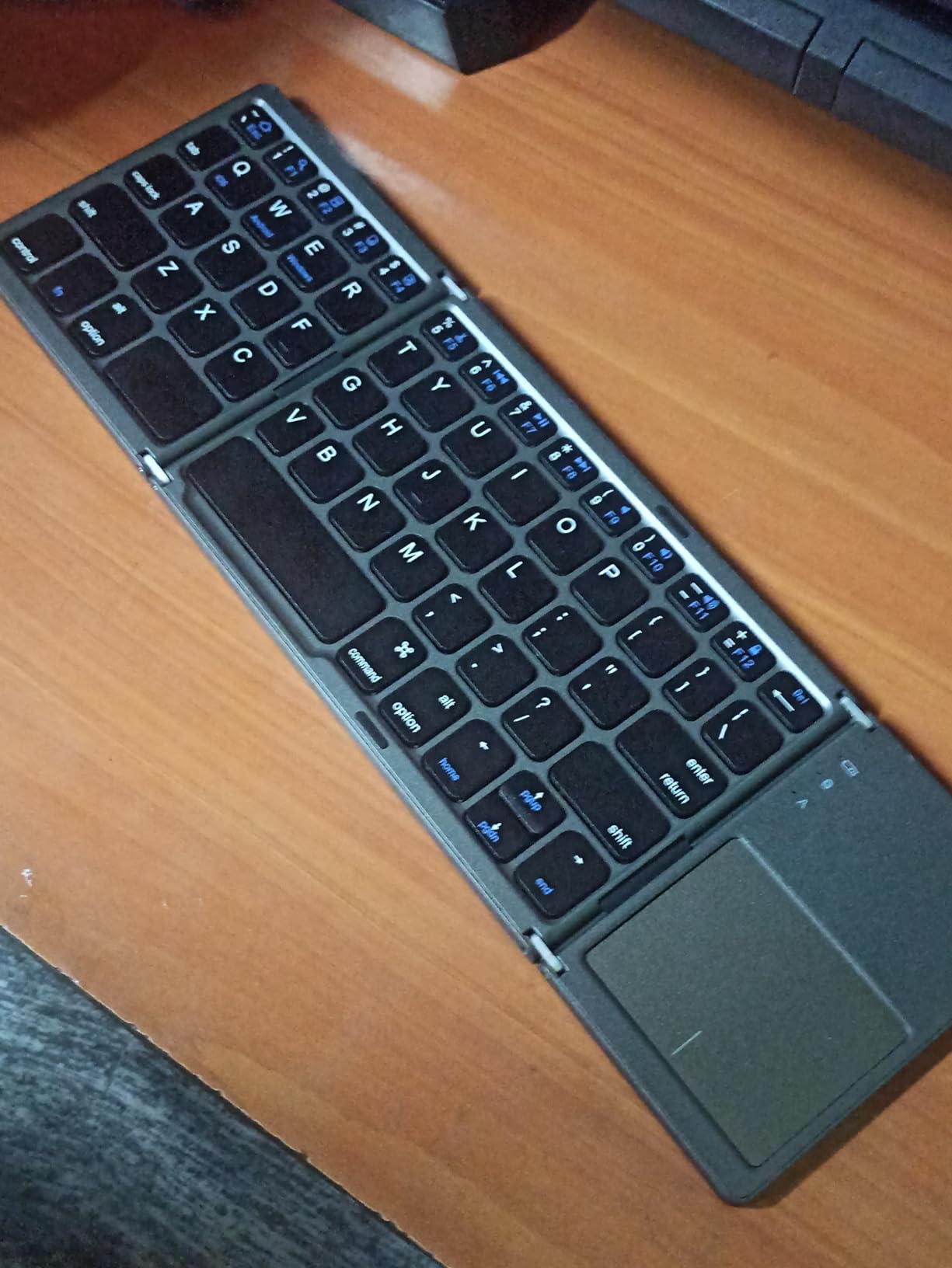 Foldable Bluetooth Keyboard,Wireless Portable Keyboard with touchpad,Rechargeable Pocket-Size Folding Travel Keyboard for iOS,Android,Windows Devices-Space Gray customer photo 1