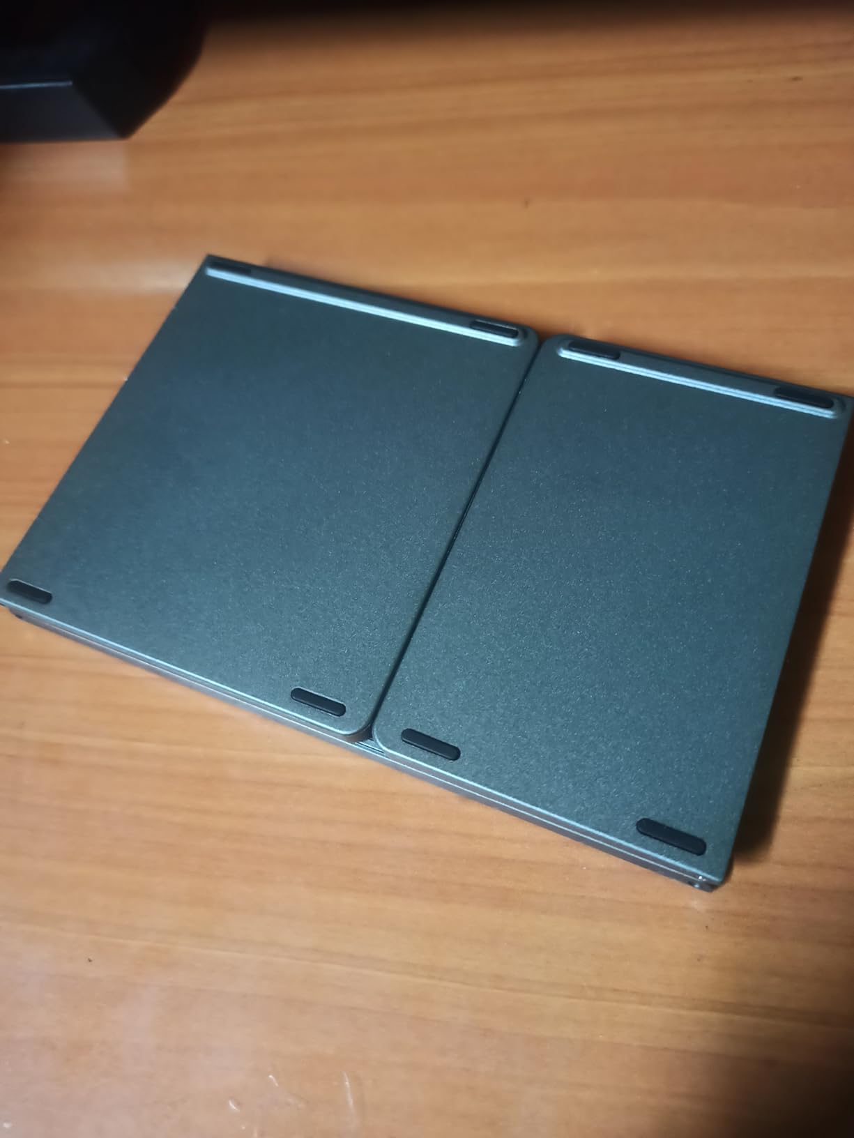 Foldable Bluetooth Keyboard,Wireless Portable Keyboard with touchpad,Rechargeable Pocket-Size Folding Travel Keyboard for iOS,Android,Windows Devices-Space Gray customer photo 2
