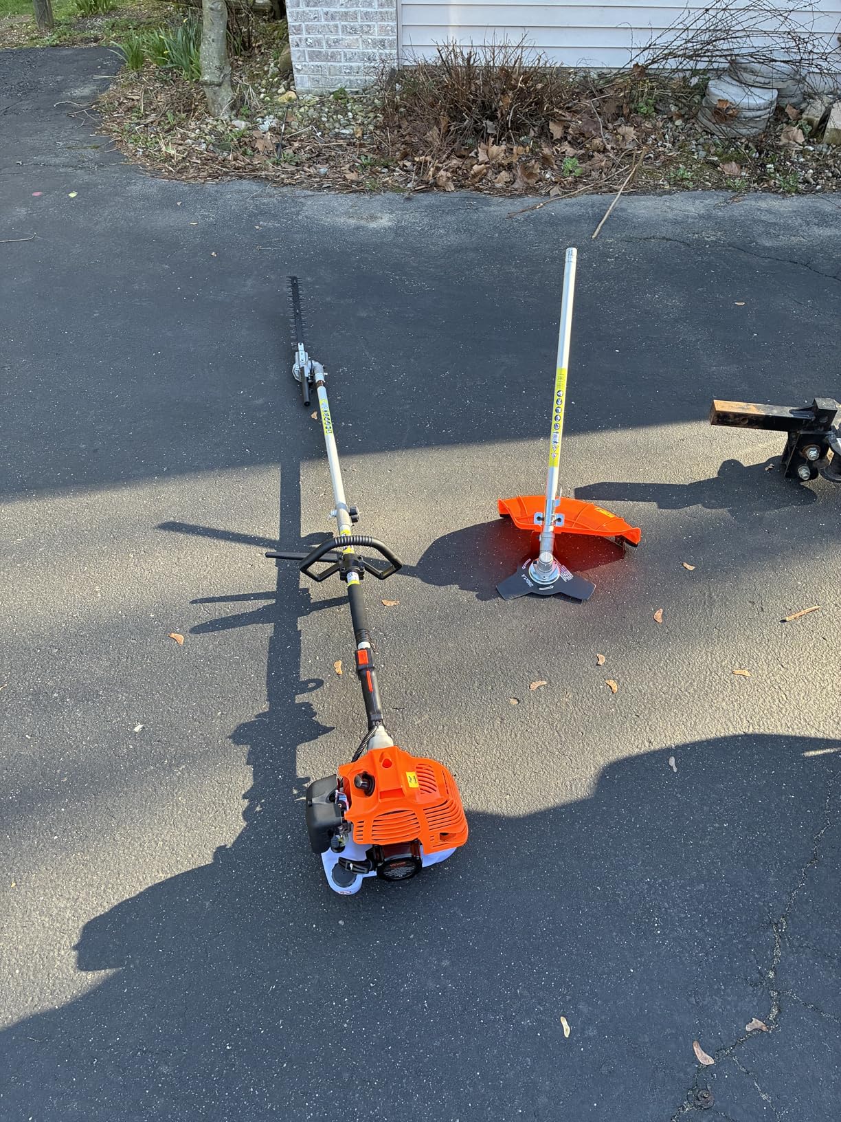 VEVOR 52cc Gas-Powered 6-in-1 Multi-Functional Trimmer - Hedge Trimmer, Brush Cutter, Weed Eater, Edger, Pole Saw & Chainsaw Pruner, EPA, CE & EMC Certified customer photo 2