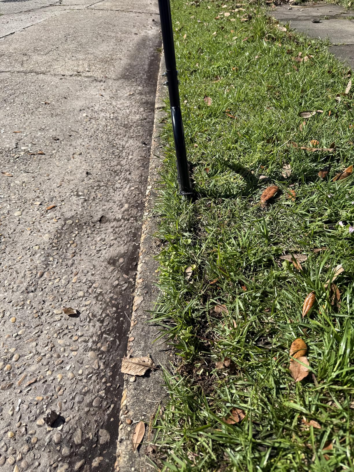Edger Lawn Tool 41in Border Edger with Tempered Spring Steel Blade Long Rubber Handle Wide Footplate Rustproof Manganese Steel Half Moon Edger for Garden Maintenance customer photo 2