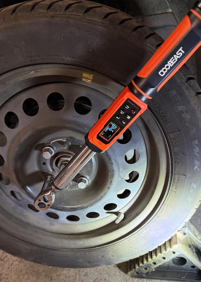 coobeast Digital Torque Wrench, 3/8 Drive Electronic Torque Wrench with Preset Value(1.5-99.5 Ft-lbs./2-135Nm), Buzzer and LED Flash Five Units of Measure customer photo 2