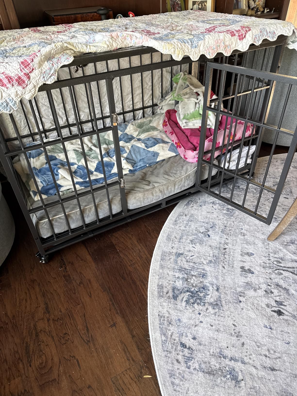 48 Inch Heavy Duty Dog Crate with Wheels,Indestructible Escape-Proof Dog Kennel with Locking Latch and Double Door,Extra Large XL XXL Crate Indoor for Large and Medium Dog with Removable Tray customer photo 2