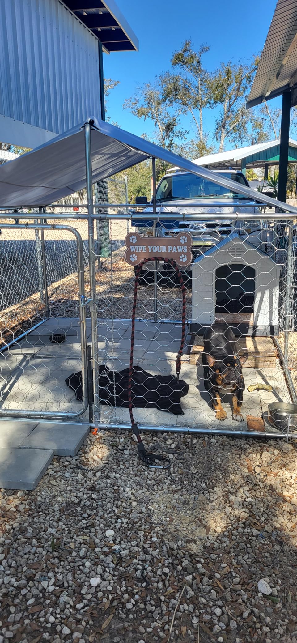 7.8'x7.8' Large Outdoor Dog Kennel, Heavy Duty Dog Enclosure with Roof, Weather Resistant Cover and Security Lock customer photo 2