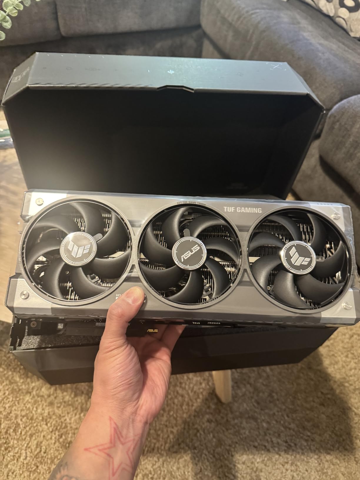 ASUS TUF GeForce RTX 5080 16GB GDDR7 OC Edition Graphics Card, NVIDIA, Desktop (PCIe 5.0, HDMI/DP 2.1, 3.6-Slot, Military-Grade Components, Protective PCB Coating, Axial-tech Fans, Vapor Chamber) customer photo 2