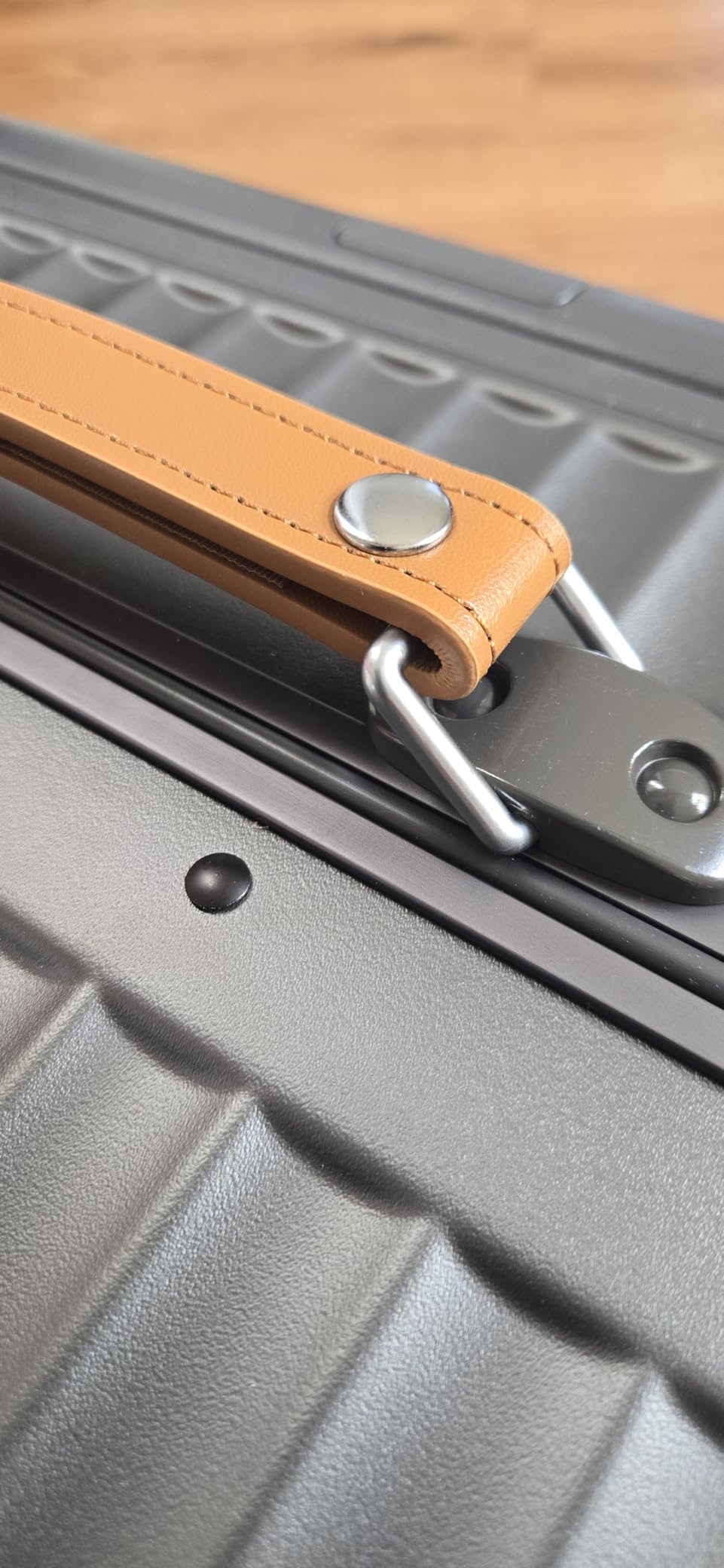 Aluminium Frame Checked-Luggage with Smooth Jelly Wheels, Hardside Zipperless Rolling Suitcase with TSA Lock (Grey, 28-Inch) customer photo 1
