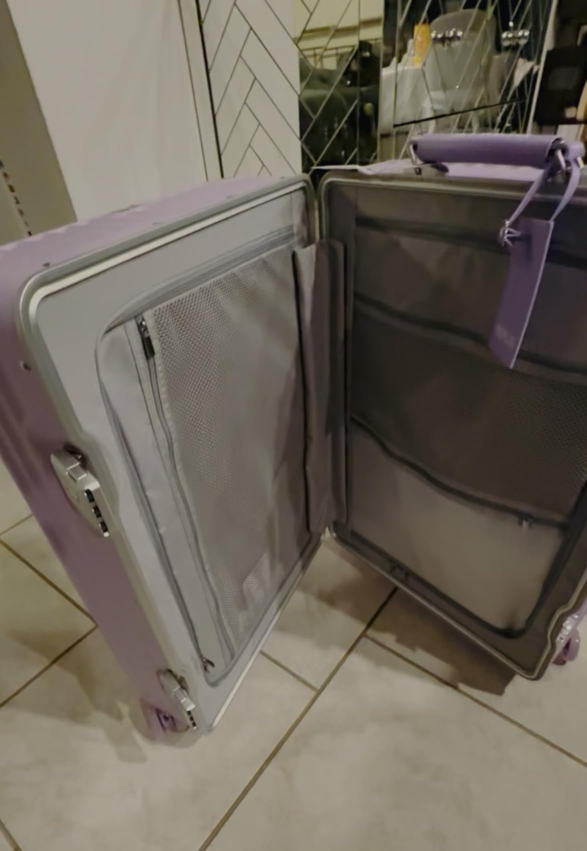 Aluminium Frame Checked-Luggage with Smooth Jelly Wheels, Hardside Zipperless Rolling Suitcase with TSA Lock (Grey, 28-Inch) customer photo 2