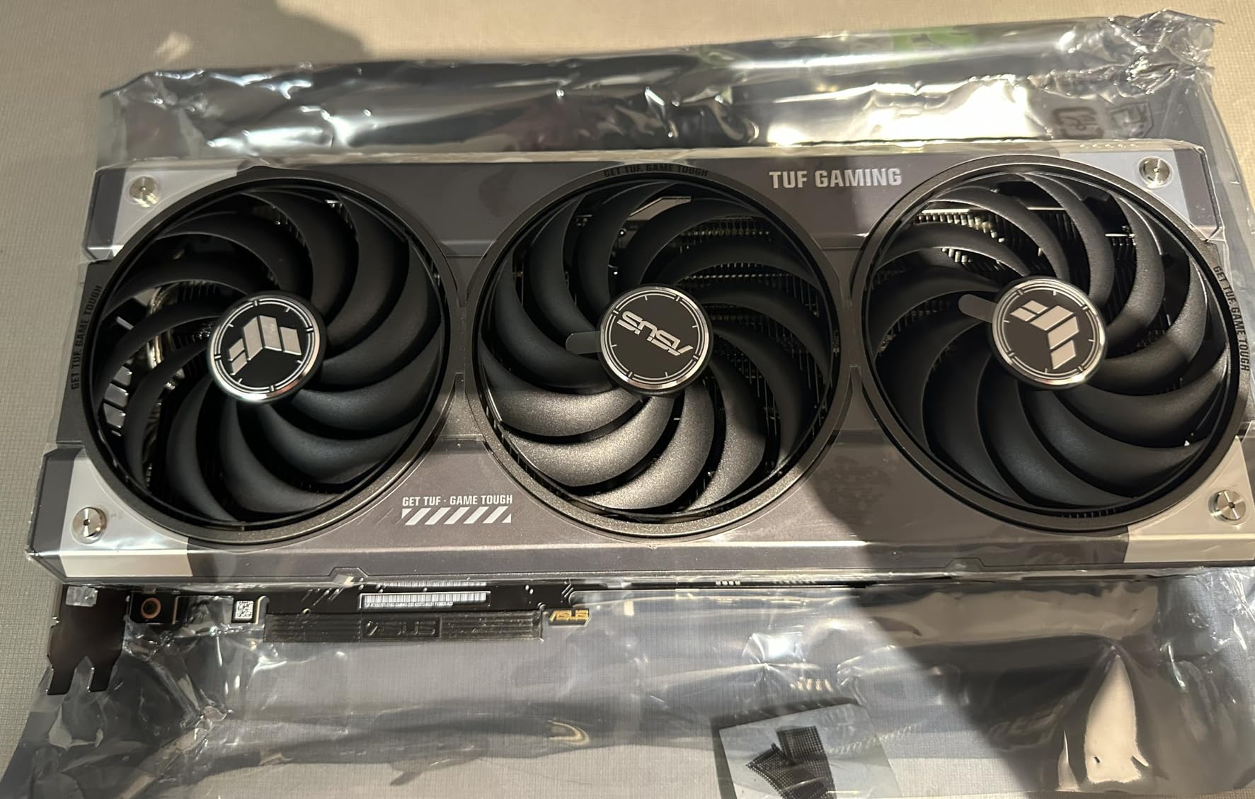 ASUS TUF GeForce RTX 5070 Ti 16GB GDDR7 OC Edition Graphics Card, NVIDIA, Desktop (PCIe 5.0, HDMI/DP 2.1, 3.125-Slot, Military-Grade Components, Protective PCB Coating, Axial-tech Fans) customer photo 1