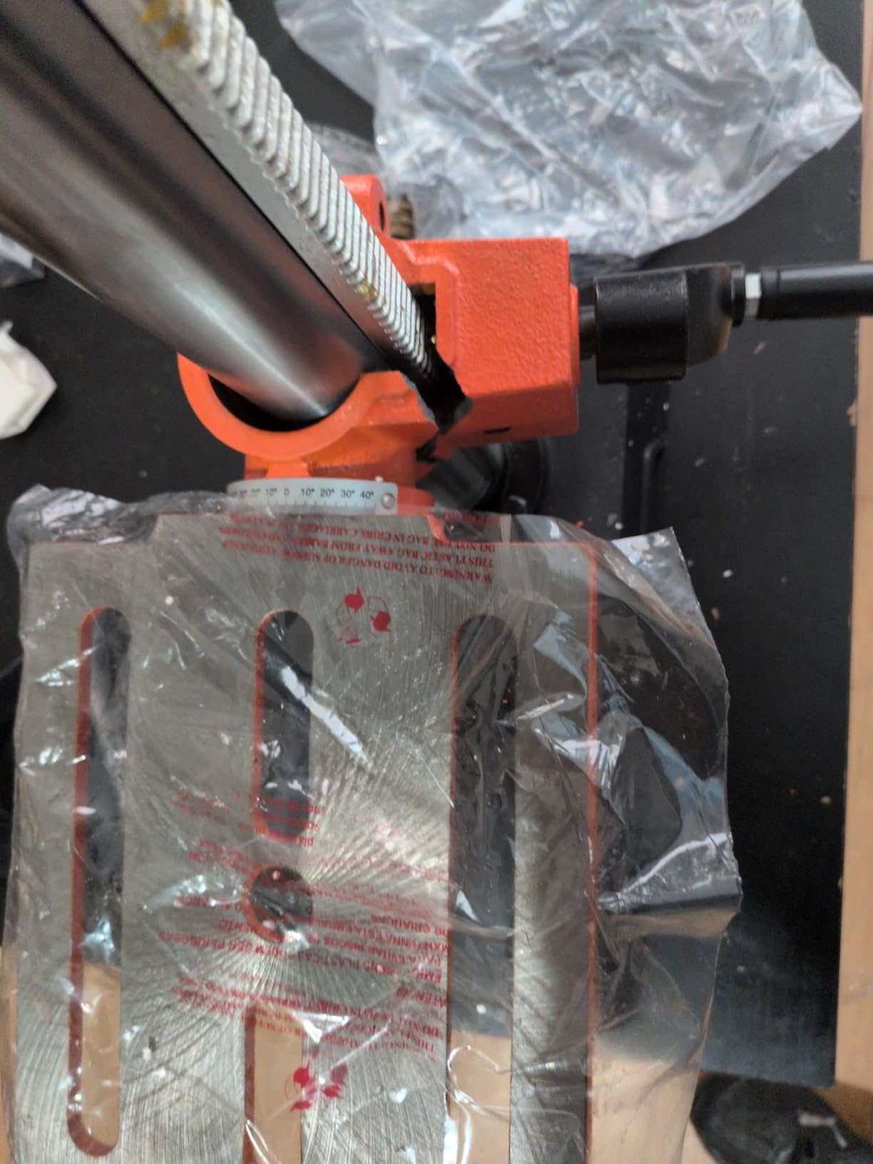 VEVOR Benchtop Drill Press, 3.2 Amp and 5-Speed Adjustable Drill Press with 10 in Swing, Cast Iron Frame, Worktable Tilts 0-45 Degree, Ideal for Drilling Wood & Metal customer photo 1