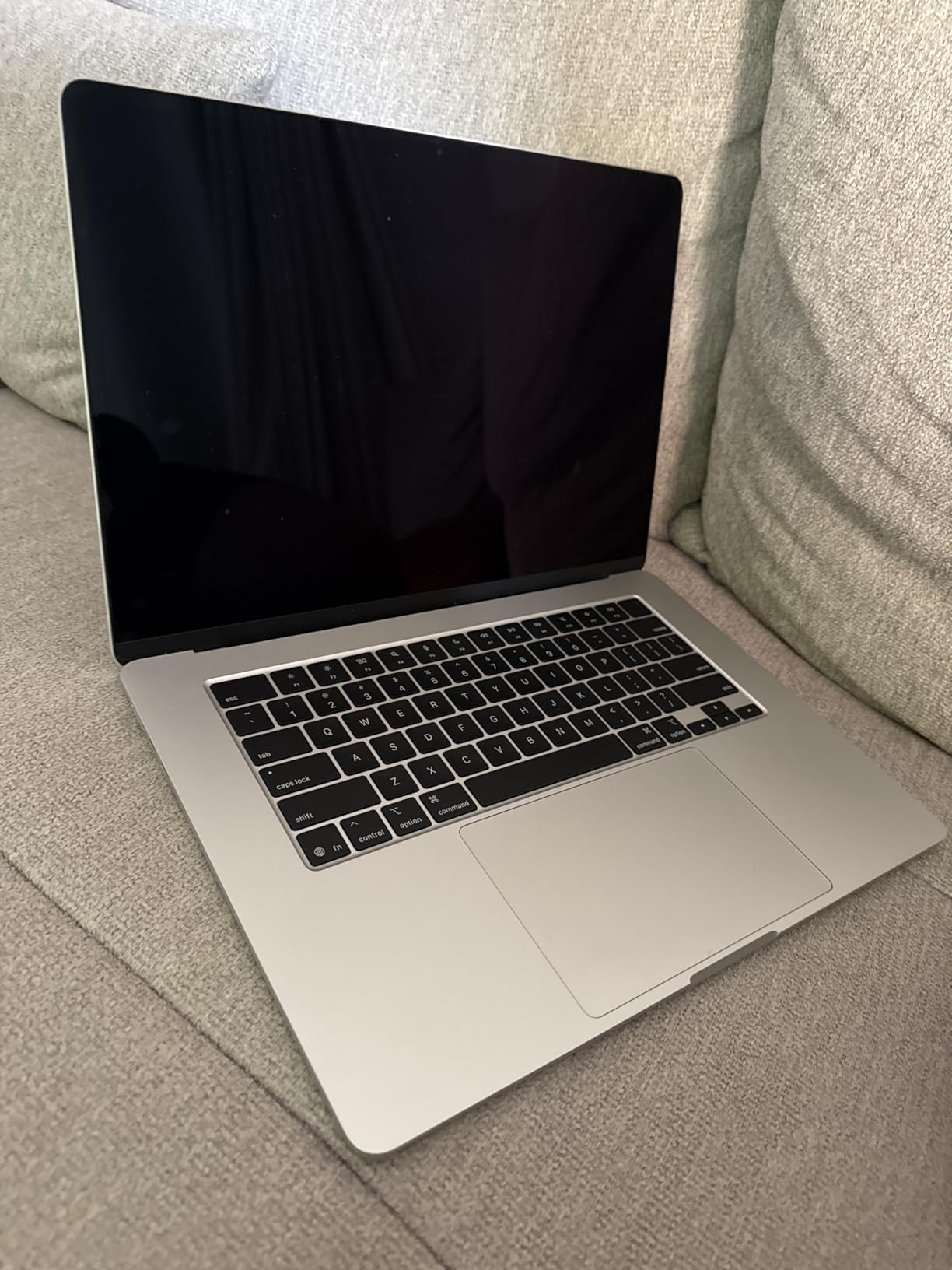 Apple 2025 MacBook Air 15-inch Laptop with M4 chip: Built for Apple Intelligence, 15.3-inch Liquid Retina Display, 16GB Unified Memory, 256GB SSD Storage, 12MP Center Stage Camera, Touch ID; Sky Blue customer photo 1