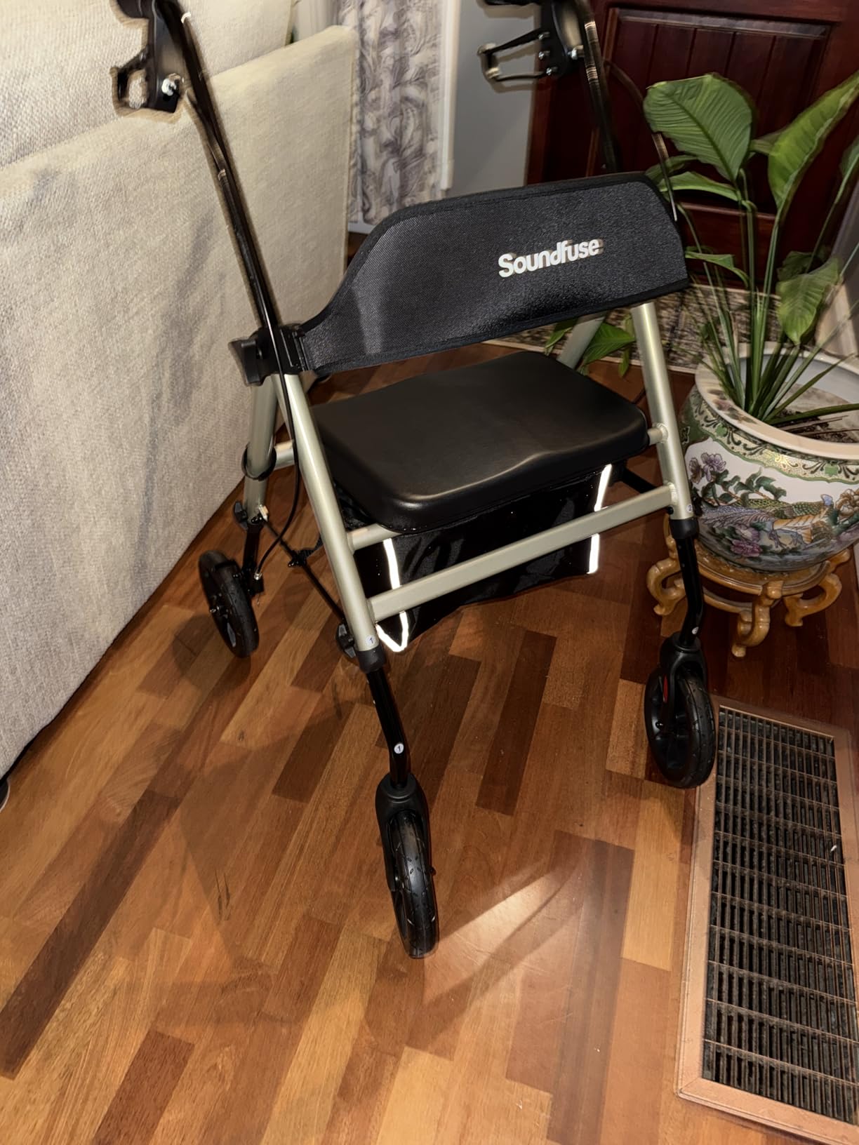 SOUNDFUSE Rollator Walkers for Seniors with Seat, Foldable Lightweight Rolling Walker with 8