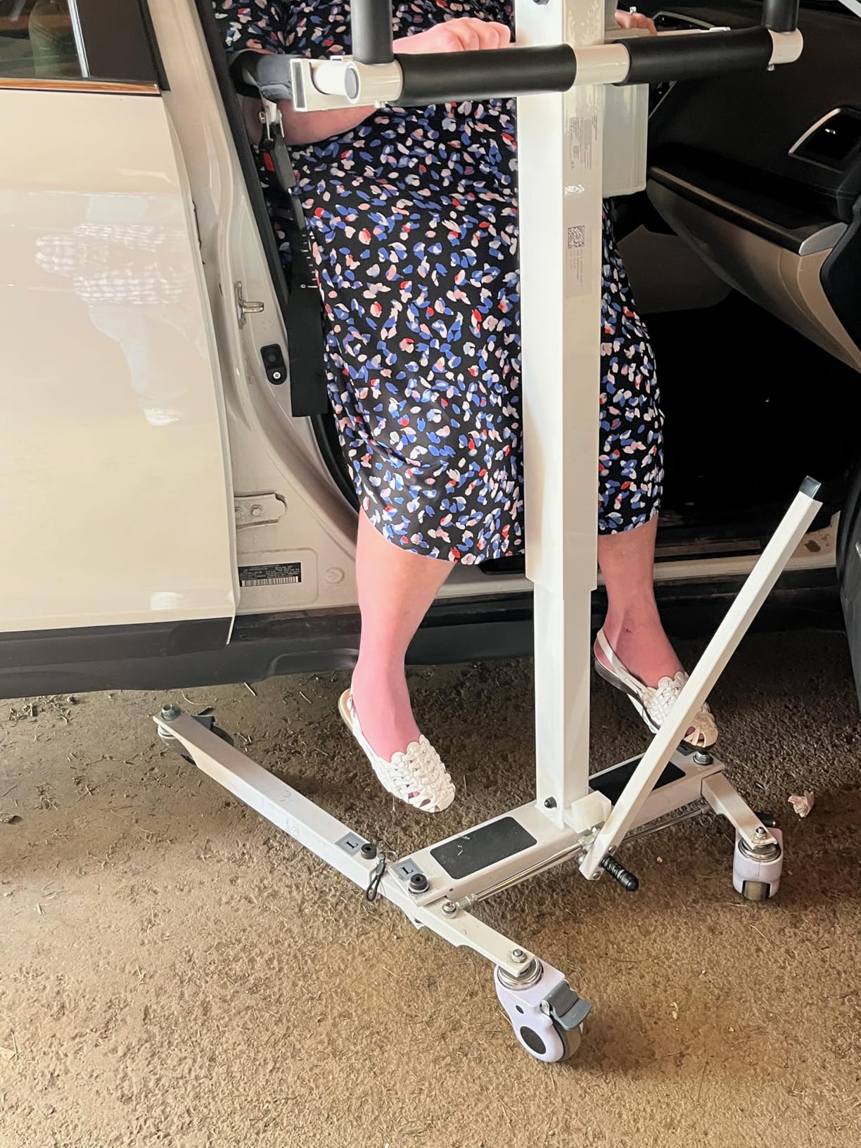 VOCIC Electric Transfer Lift for Car, Portable Folding Patient Lift Transfer Chair, Electric Assist Lift Aid for Seniors, Adults, AY06 customer photo 2