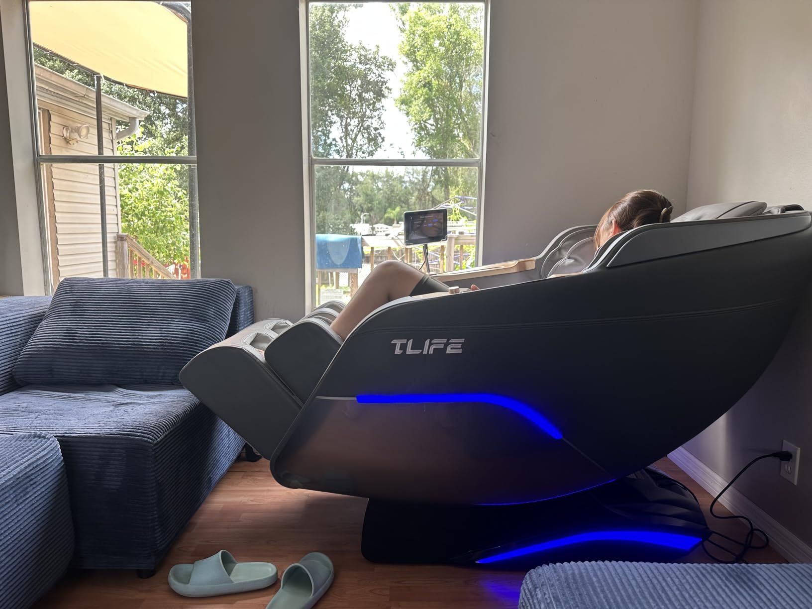 TLIFE Massage Chair Full Body, 160 Degree Zero Gravity Recliner with Body Scan, 50 Inch SL-Track Shiatsu Massage Chair, Fixed Point Massage, Foot Rollers, 12 Auto Modes, Deep Yoga Stretch, Heating, Grey customer photo 2
