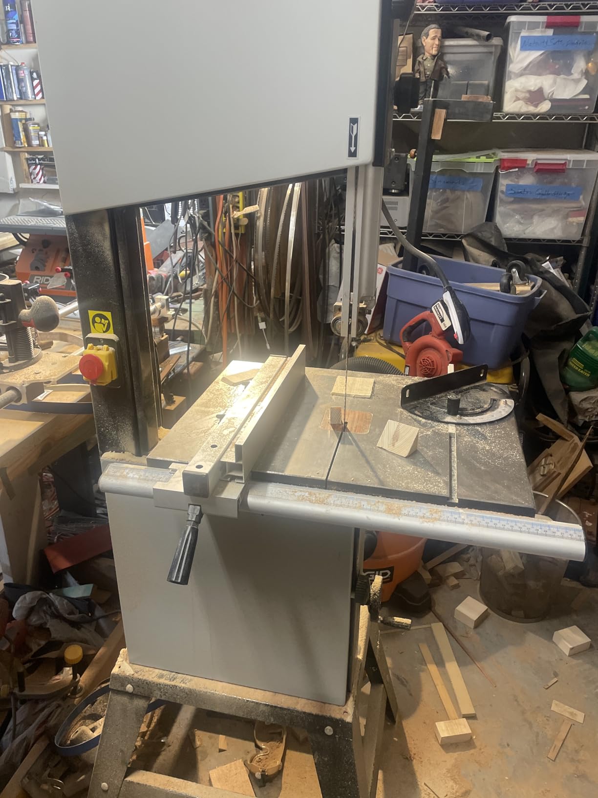 VEVOR Band Saw, 13.39-Inch, Benchtop Bandsaw with Stand, 440-846 RPM Continuously Viable Speed, 1100W 1-1/2HP, 110V, Optimized Work Light, and Miter Gauge, for Woodworking Aluminum Wood Metal Copper customer photo 1