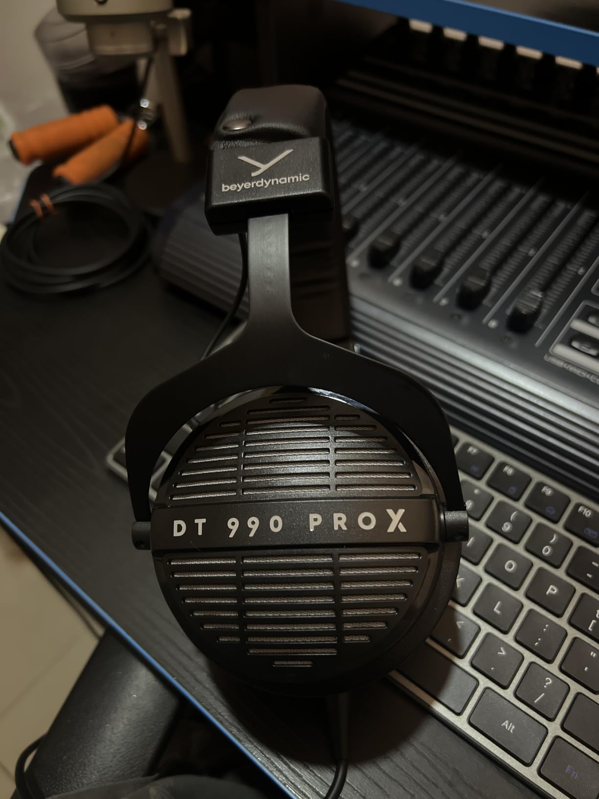beyerdynamic DT 990 Pro X 48 ohm Wired Over-Ear Open Back Professional Recording Studio Monitor Headphones customer photo 1