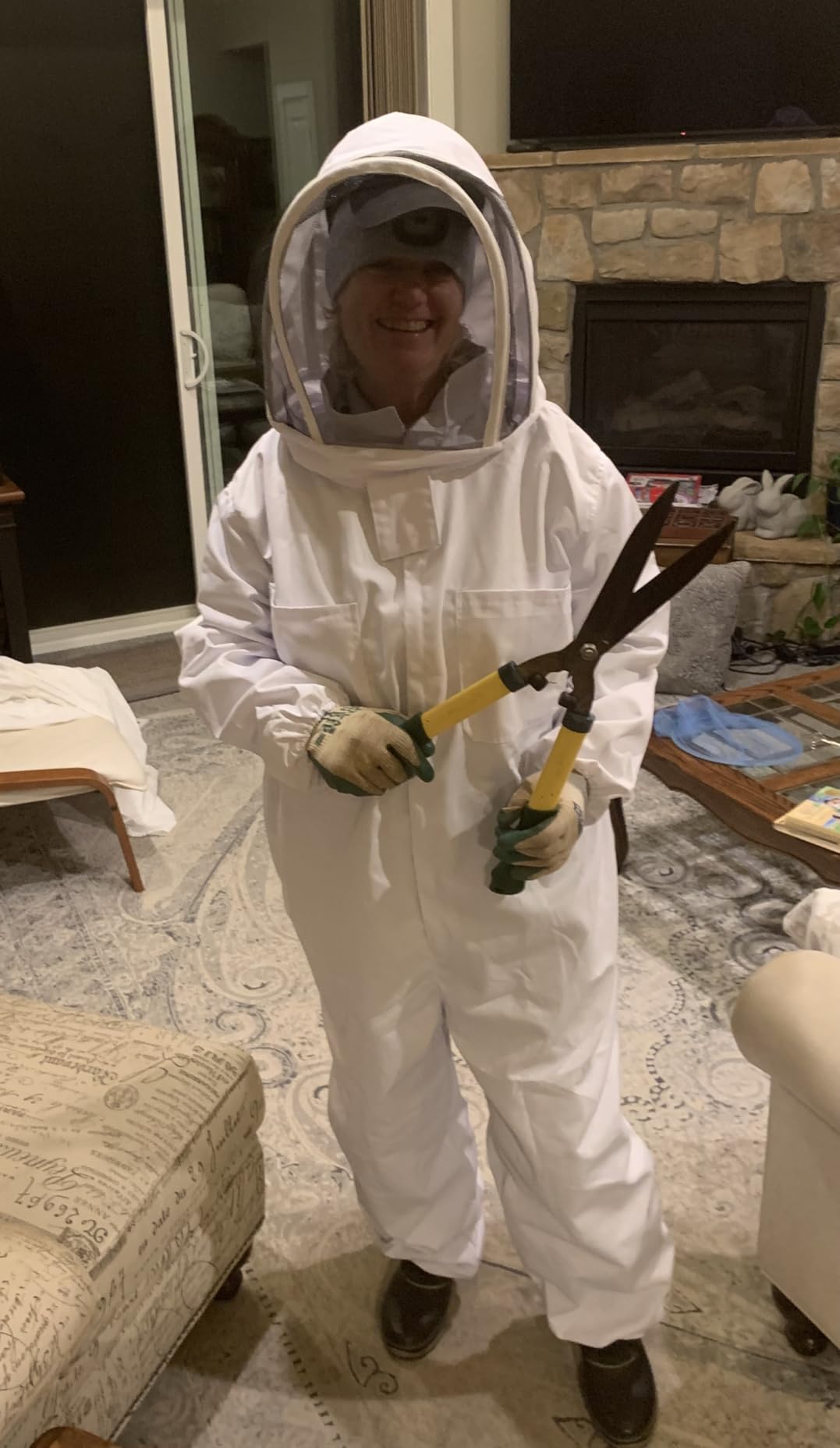 Bee Suit Professional Beekeeper Suit for Men Women Full Body Veil Hood Beekeeping Supplies Costume for Beekeeper (XXL (with Gloves)) customer photo 2