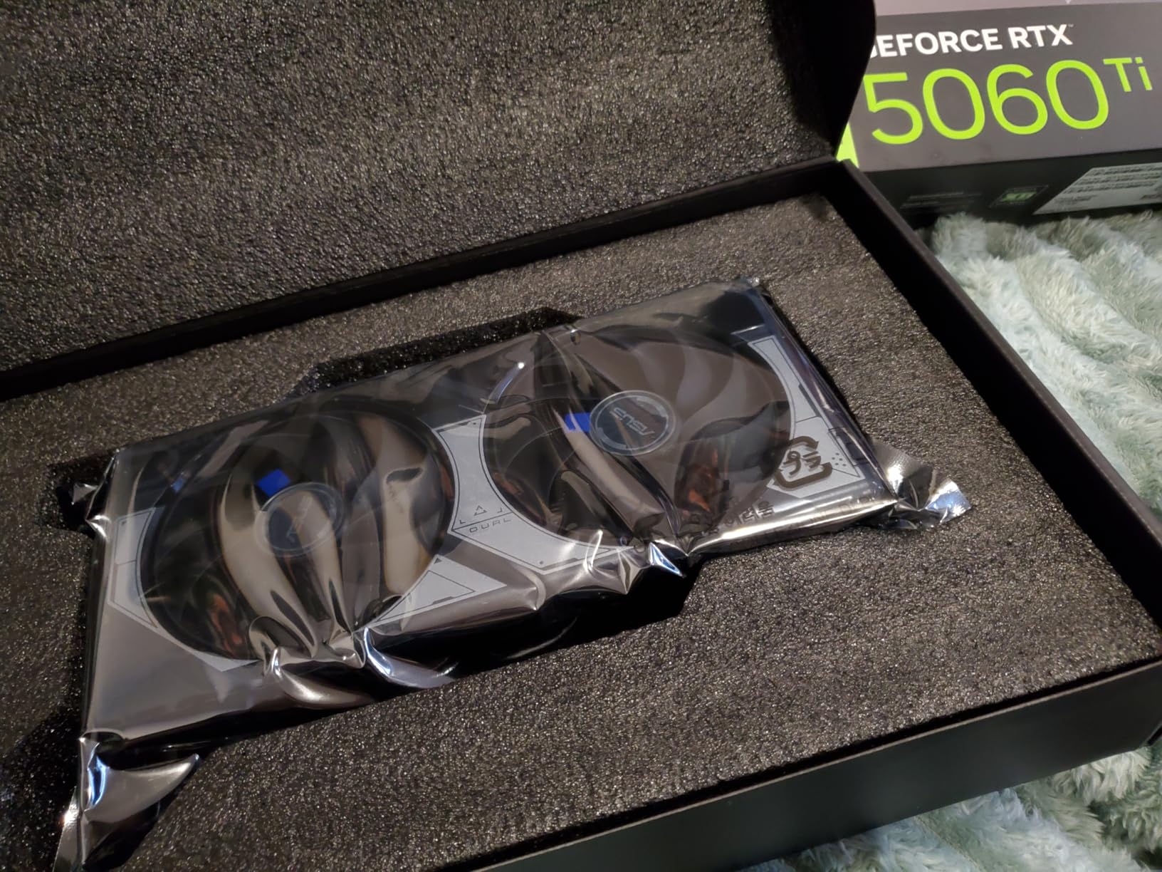 ASUS Dual GeForce RTX 5060 Ti 16GB GDDR7 OC Edition Graphics Card, NVIDIA, Desktop (PCIe 5.0, DLSS 4, HDMI 2.1b, DisplayPort 2.1b, 2.5-Slot, Axial-tech Fan, 0dB Technology) customer photo 2