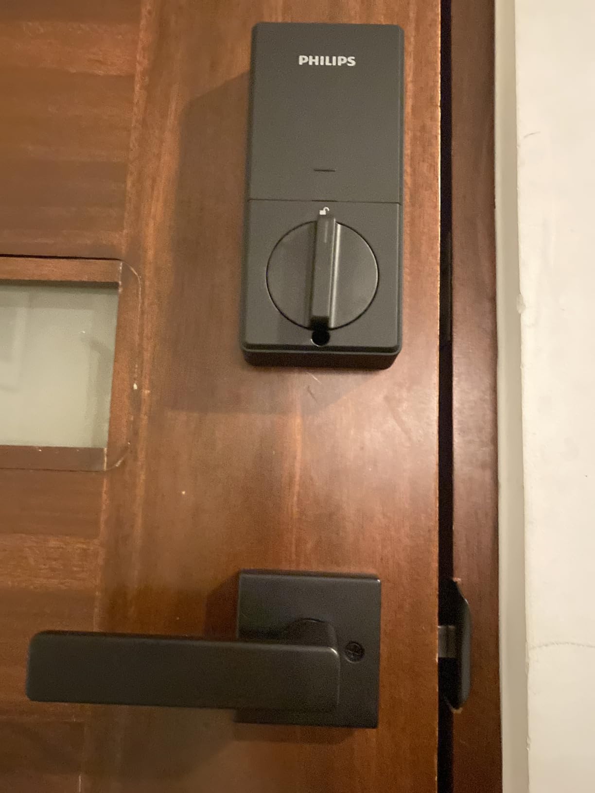 Philips Wi-Fi Smart Door Lock with Handle Set, Keypad Deadbolt for Front Door, Fingerprint Keyless Entry Door Lock with App Remote Control, IP53 Waterproof, Auto Lock, Security Easy Installation customer photo 1
