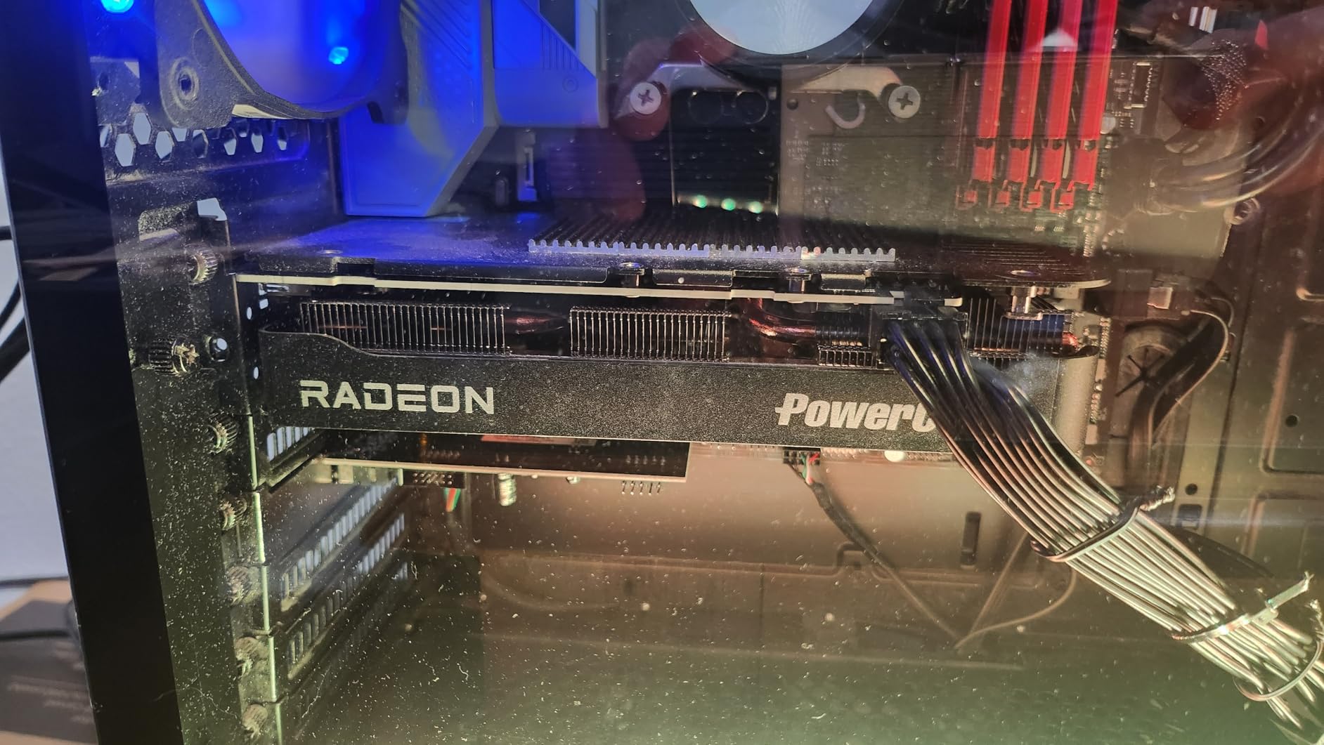 PowerColor Reaper AMD Radeon RX 9060 XT 16GB GDDR6 (AMD alternative, 16GB VRAM) customer photo 1