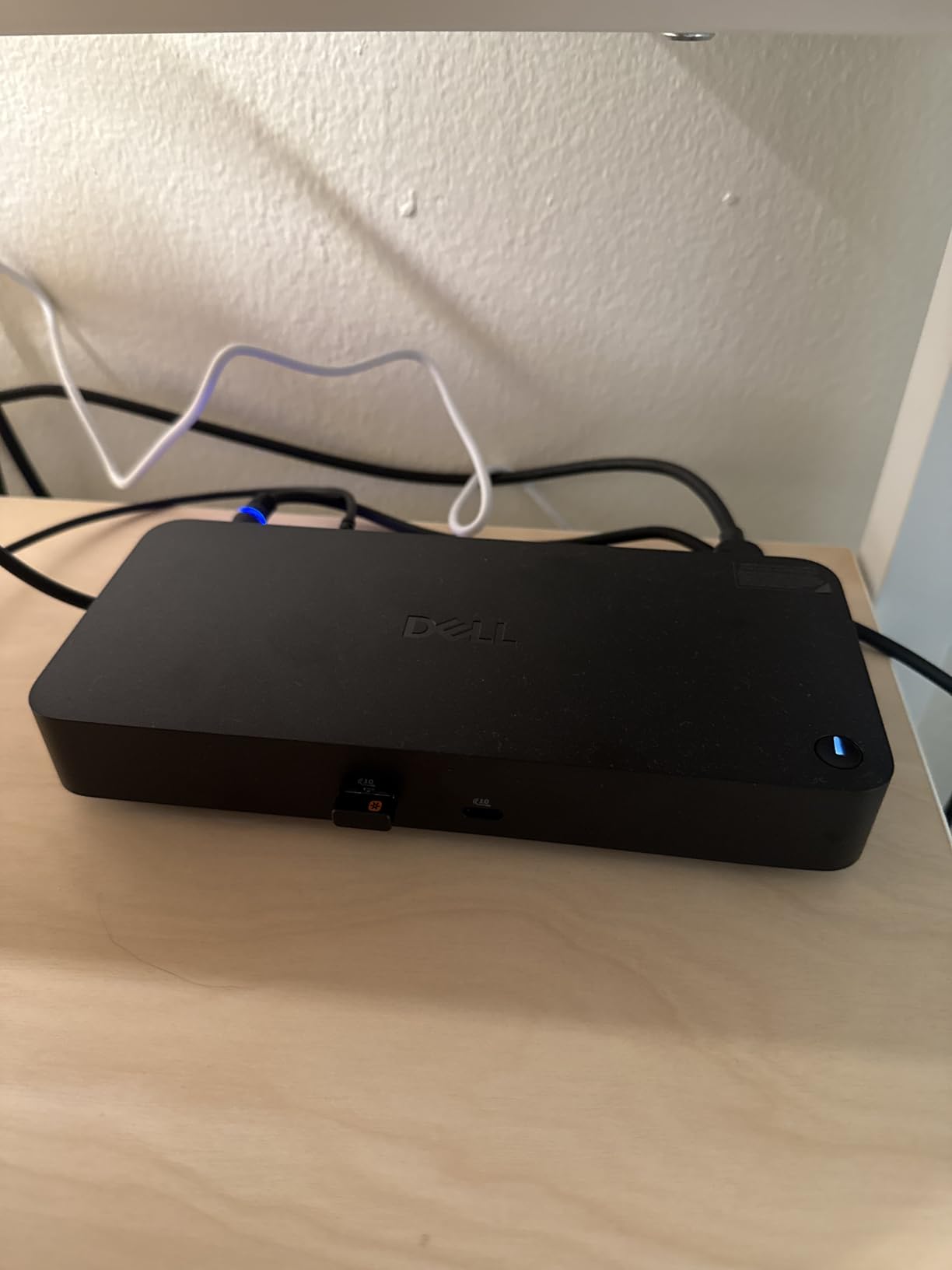 Dell Pro Dock WD25 - USB Type-C with DP Alt Mode Connector, DisplayPort/HDMI/USB 3.2 Gen2 Connectivity, Up to 100-Watt Power Delivery - Black customer photo 1