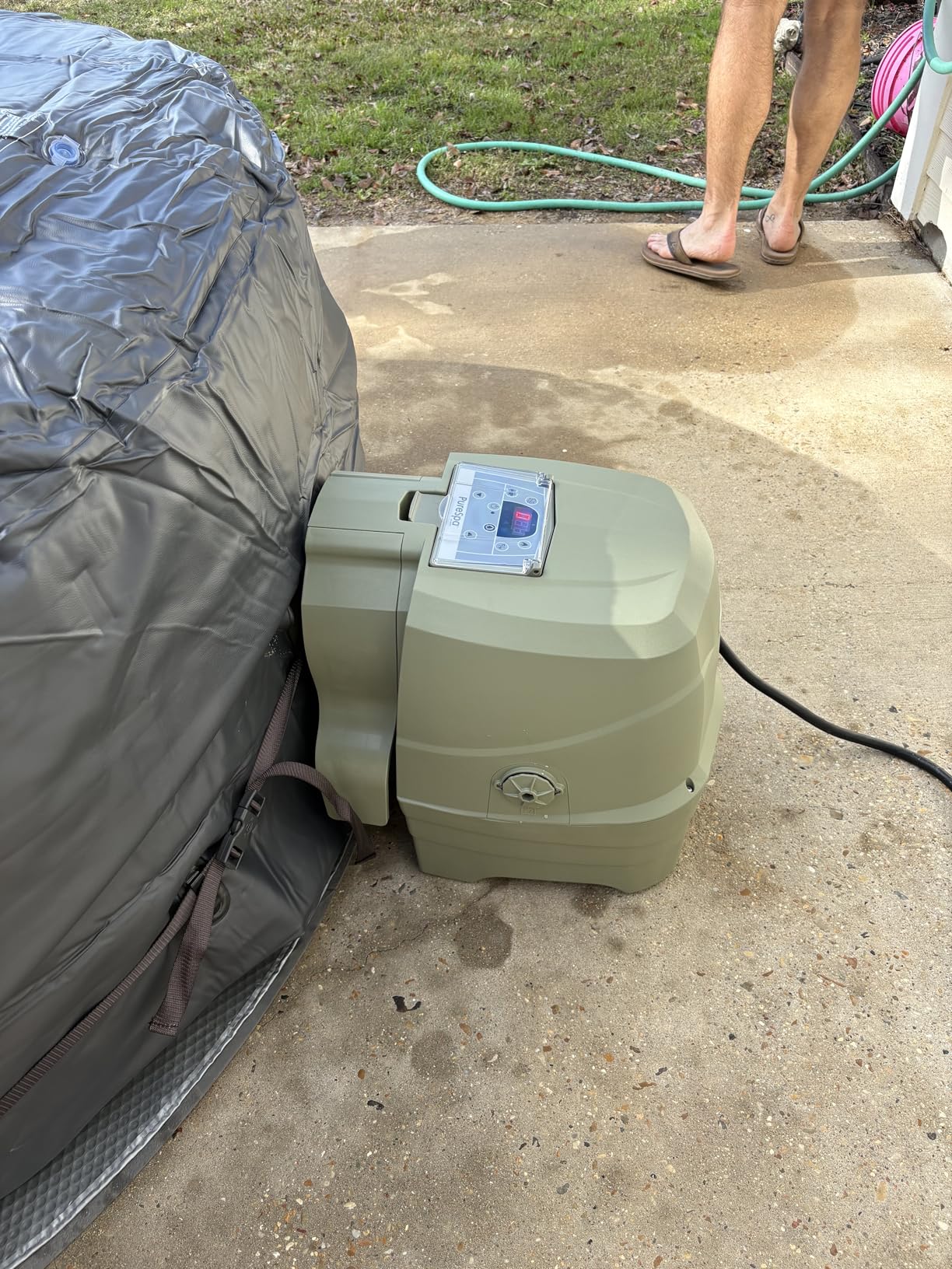 INTEX 28427EG PureSpa Bubble Massage Spa Set Outdoor Inflatable Portable Hot Tub, Includes Energy Efficient Spa Cover, Saltwater System Ready, 6 Person, 85in x 28in customer photo 1