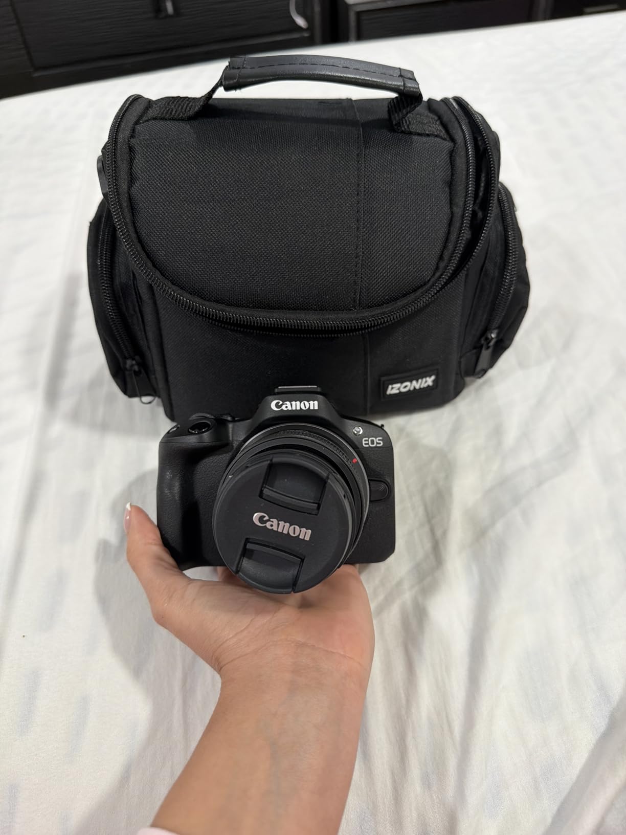 Canon EOS R50 Mirrorless Camera Kit - APS-C RF Camera with 18-45mm Lens, 4K Video, Dual Pixel AF II & Vari-Angle Touchscreen customer photo 1