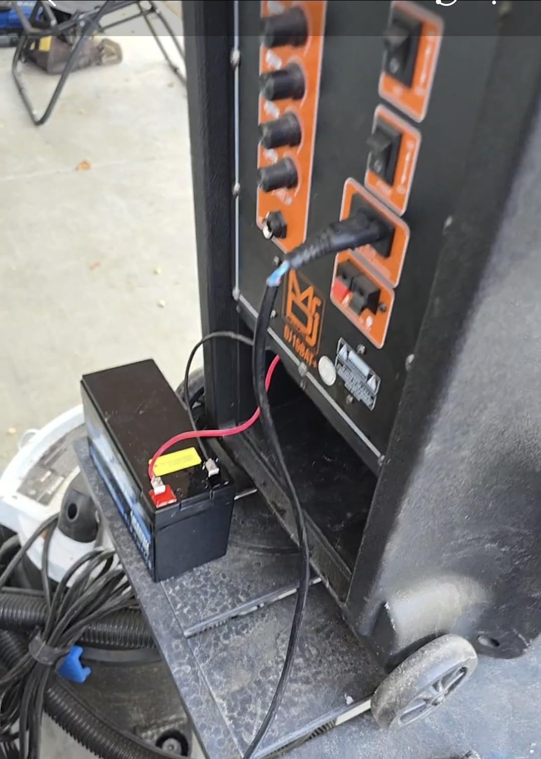 12V 200Ah Lithium LiFePO4 Battery, Built-in 200A BMS, 15000+ Deep Cycles, Max 2560W Power Output, FCC&UL Certificates, Perfect for RV, Solar, Marine, Off-Grid, etc. (2PCS) customer photo 1