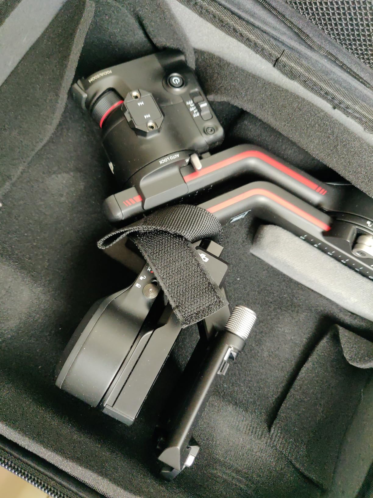 DJI RS 5, Gimbal Stabilizer for Camera Canon/Sony/Panasonic/Nikon/Fujifilm, Fine-Tuning Knobs, 2nd-Gen Automated Axis Locks, Quick-Open Tripod, New Z-Axis Indicator customer photo 2