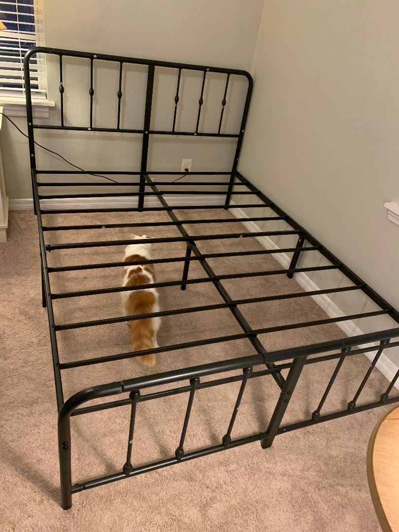 Zinus Leonardo Metal Platform Bed Frame, Victorian Spindle Style Headboard and Footboard, Heavy Duty Bed Base, Ample Underbed Space, King customer photo 1