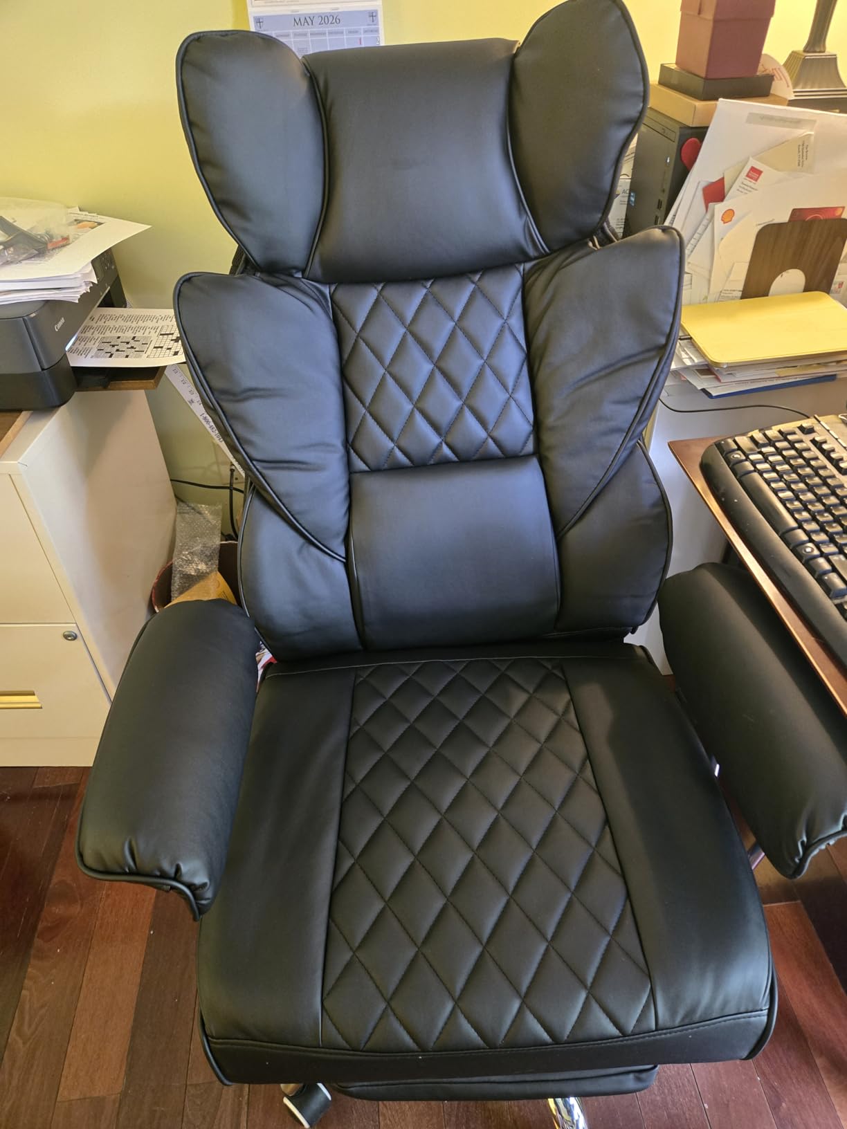 COMHOMA Big and Tall Office Chair, High Back Leather Gaming Chair with Footrest, Executive Ergonomic Office Chair with Pocket Spring Lumbar Support and with Outward Fixed Soft Armrests customer photo 2