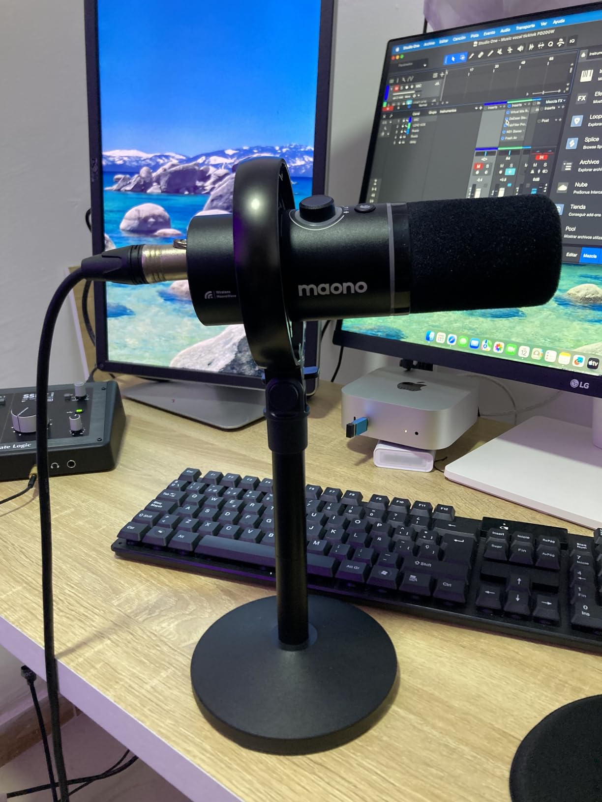 MAONO PD200W Hybrid Wireless Podcast Microphone for PC, Dynamic XLR USB Mic with Desktop Stand, Software, Noise Cancellation, for Vocal Recording, Streaming, Content Creation, Home Studio, Voiceover customer photo 2