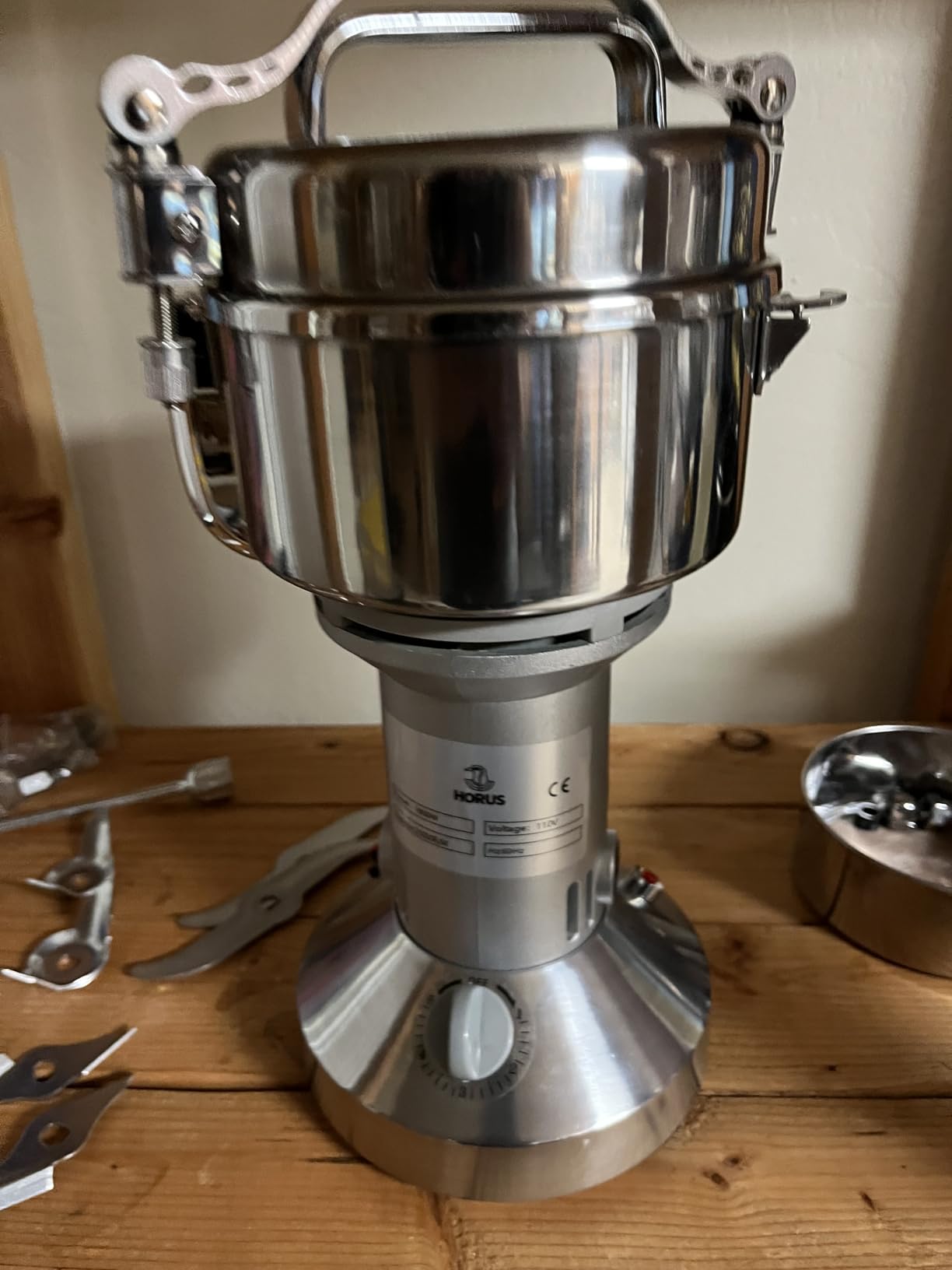 Electric Grain Mill 750g, Flour Grinder Mill Stainless Steel for Home, Counter Grain Grinder for Wheat Berry, Rice, Corn, Herbs, Spices customer photo 2