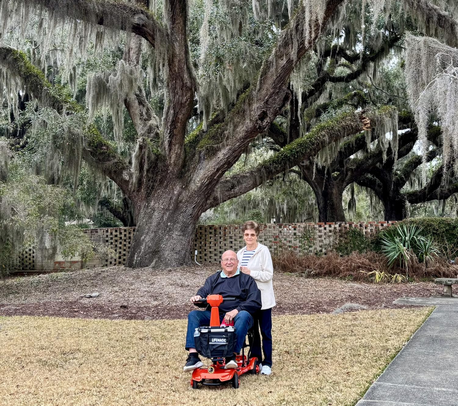 Electric Mobility Scooter 24 Mile Long Range, 42lb Ultra Lightweight Folding Electric Scooter for Seniors, Travel-Friendly with Removable Basket, Cruise & Airline Approved customer photo 1