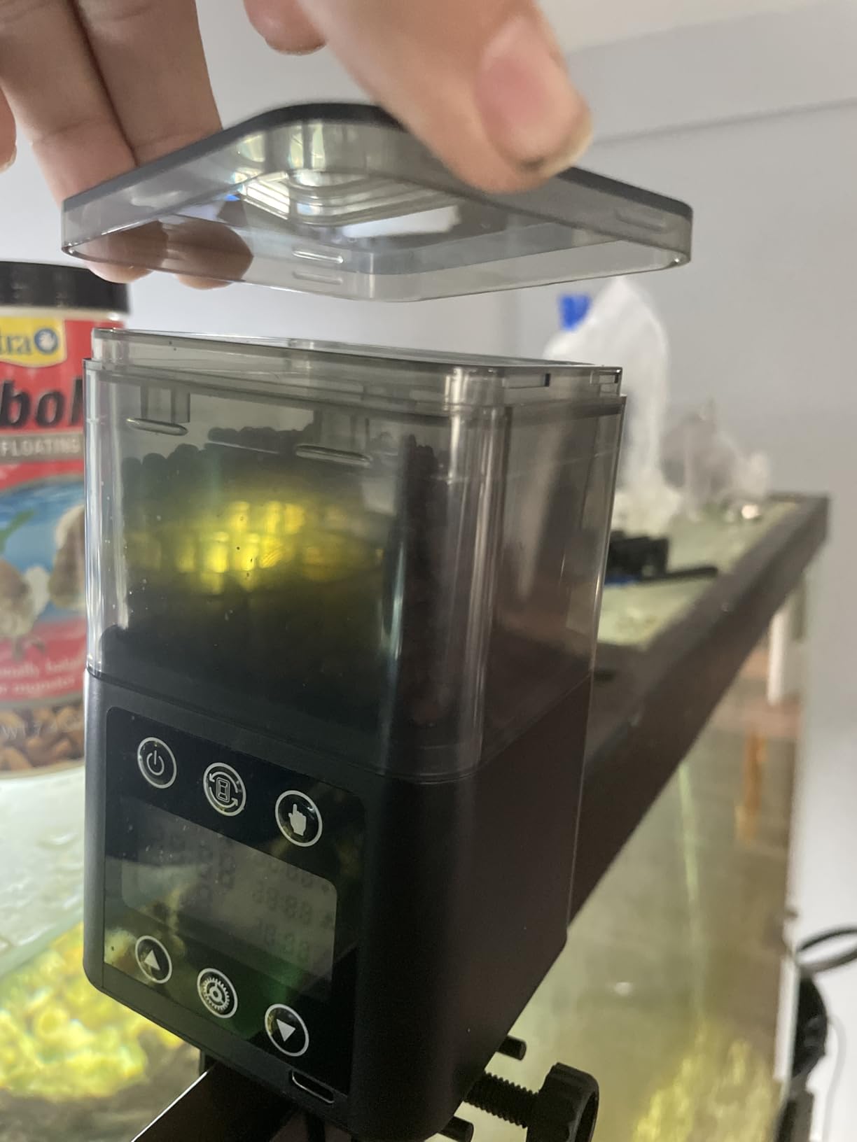 Pawfly Automatic Aquarium Feeder, USB Rechargeable 320 mL Auto Food Dispenser with Timer, Adjustable Vacation Feeder for Pellets, Granules and Powder customer photo 2