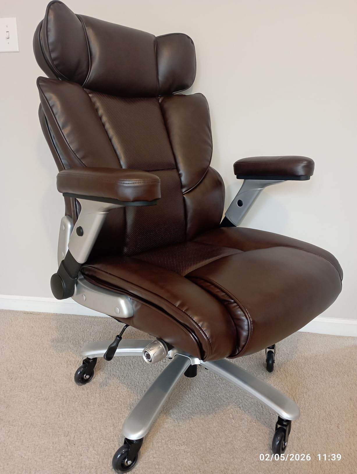 FLEXISPOT 600lbs Big and Tall Office Chair for Heavy People, Heavy Duty Computer Desk Chair with Dynamic Lumbar Support 2D Armrest Blade Wheels customer photo 1