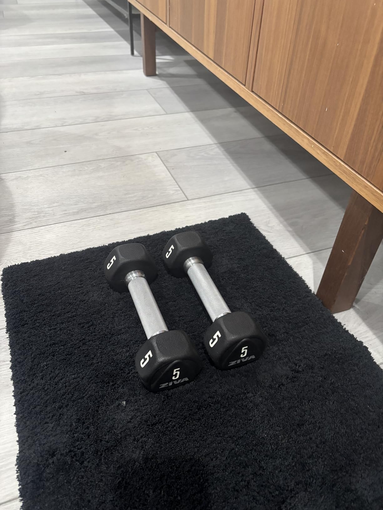 ZIVA HIIT TPU Hexagon Dumbbells - Premium No-Roll Urethane Dumbbells with Fully Knurled Chrome Handles, Scratch-Resistant TPU Coating, Easy-Read Weight Markings - 5-30 lb Pairs for Strength Training customer photo 2