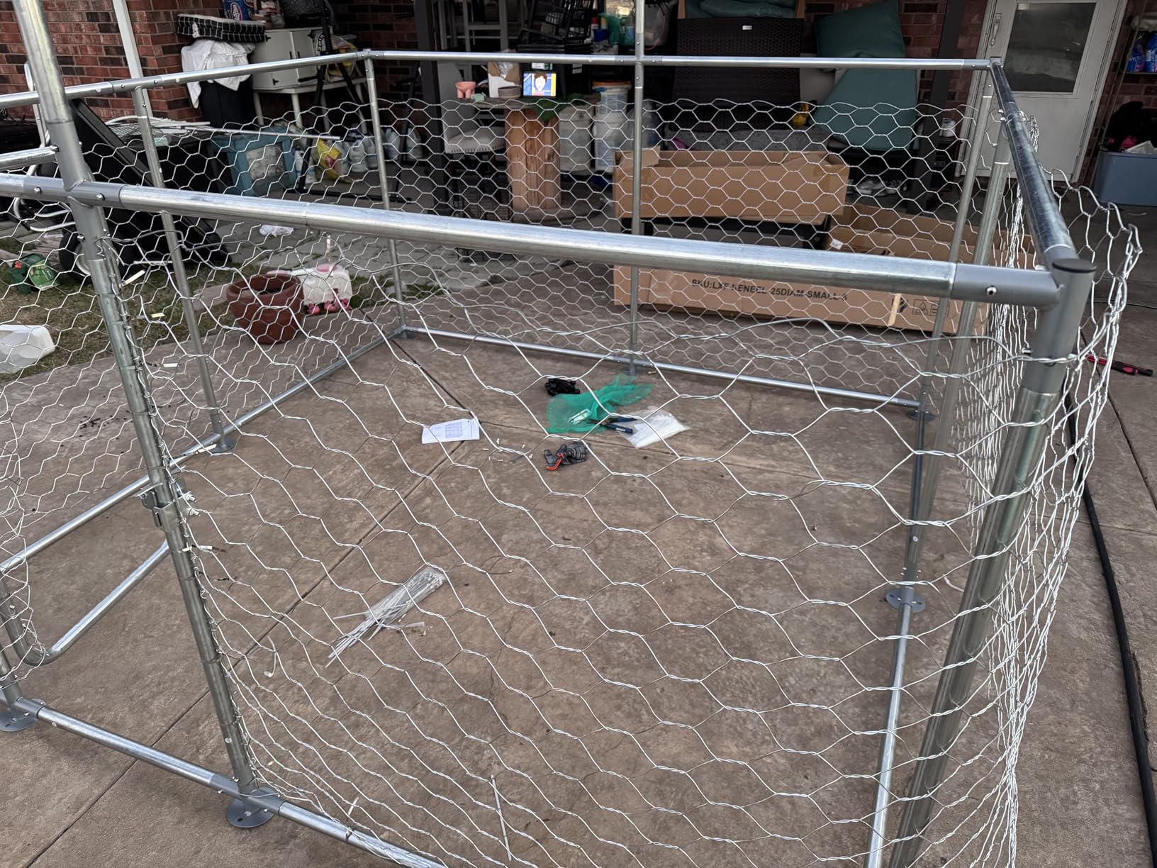 7.5'x7.5' Large Outdoor Dog Kennel Outside with Roof, Heavy Duty Dog Enclosure with Security Lock and Removable Waterproof Cover, Galvanized Wire Mesh Dog Cage for Large Dogs customer photo 2