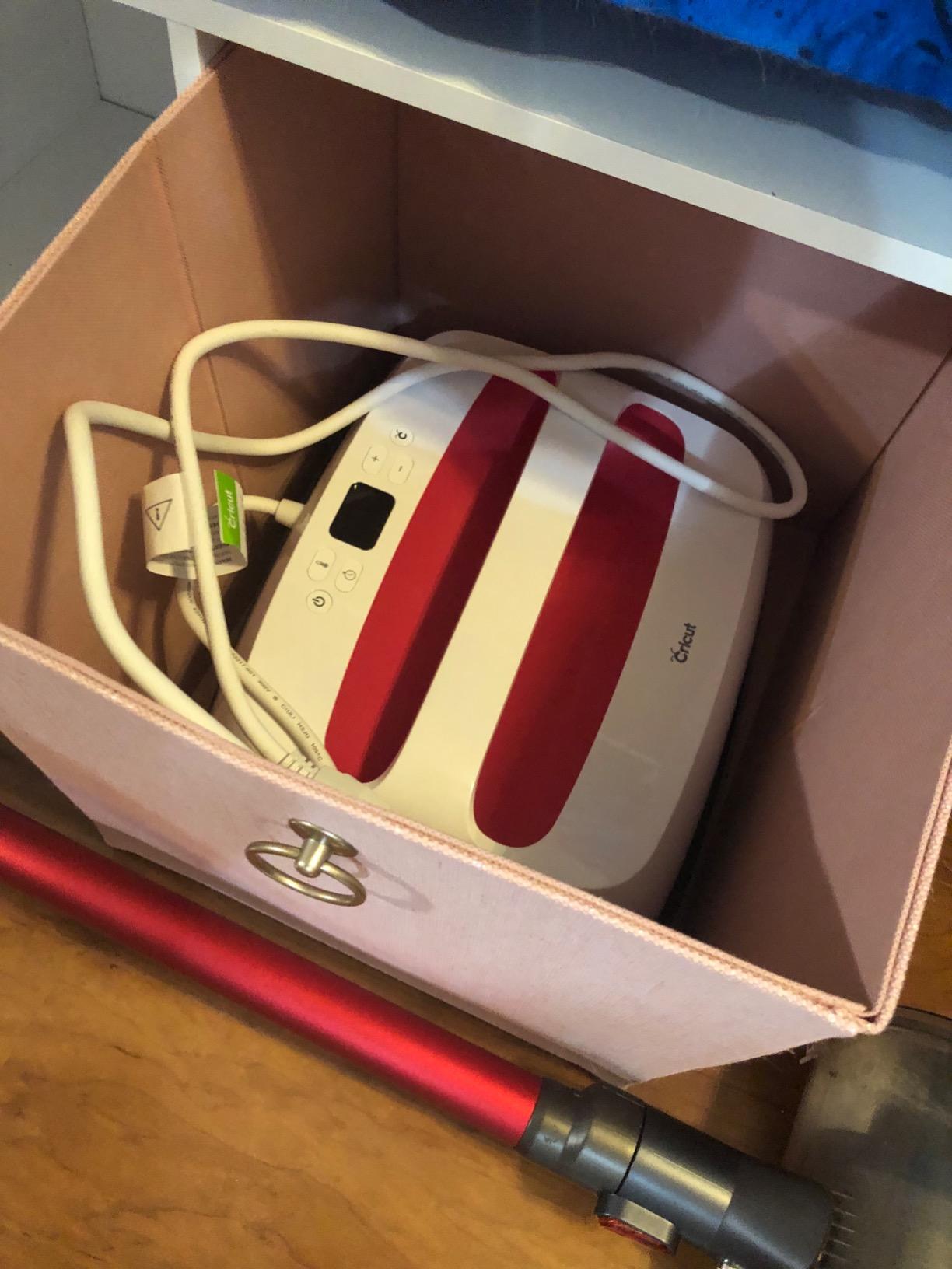Cricut EasyPress 2 (SE) - 12 in x 10 in Heat Press - Heat Transfer Machine for T-Shirts, Sweatshirts, Blankets, Pillows, & More - Easy to Use - Blue customer photo 2