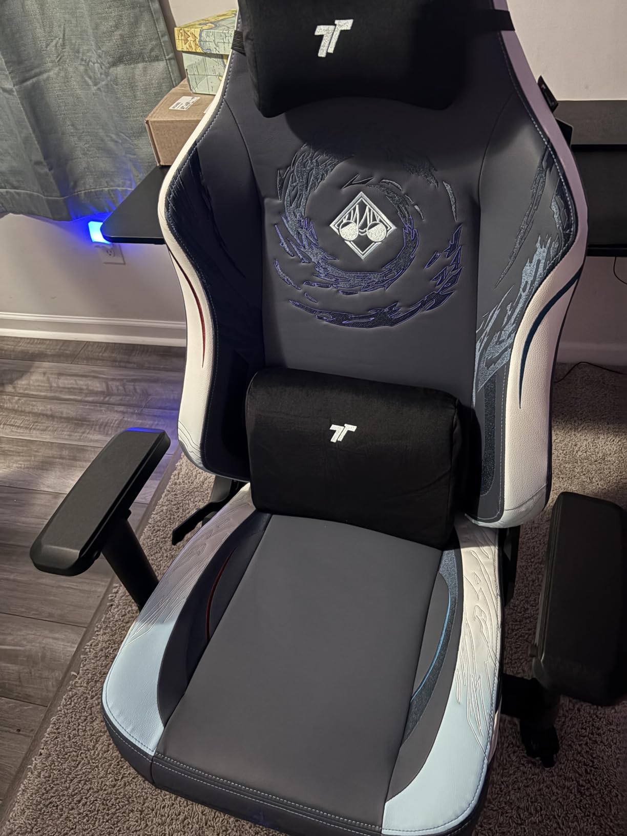 TTRACING Maxx Ergonomic Gaming Chair - Big and Tall PC Computer Desk Chair for Adults, 440 lbs Heavy Duty Aluminum Base, 4D Armrests, 155 Degree Recline, PU Faux Leather and Velour customer photo 2