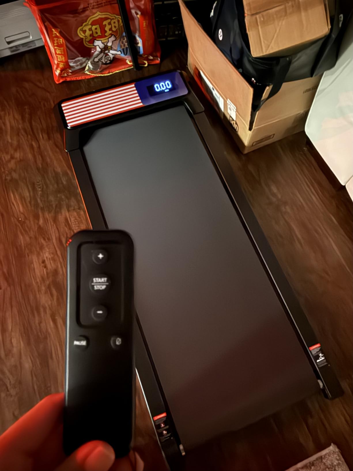 Walking Pad Treadmill with 5% Incline, Under Desk Treadmill for Home Office, 2.5HP Quiet Portable Walking Pad, 265 lbs Capacity, Compact Treadmill for Small Spaces with 15