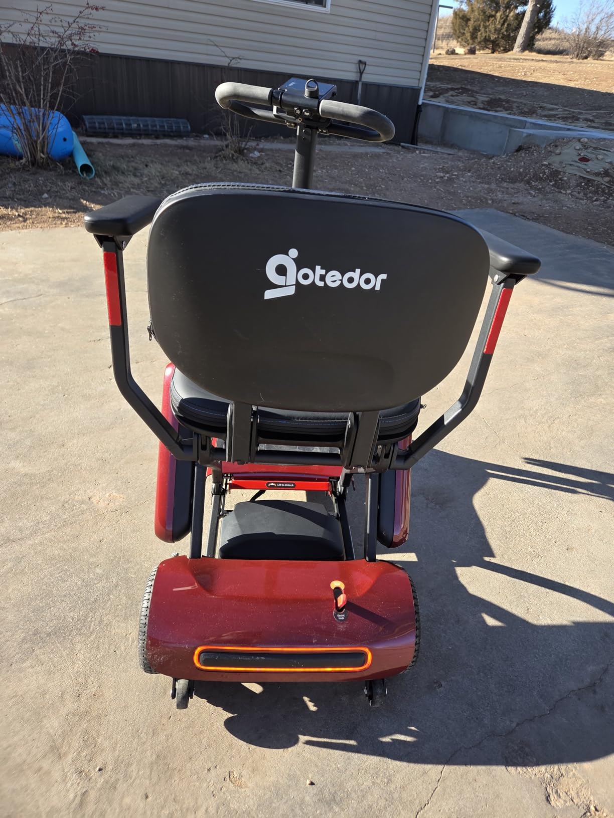 Aotedor Folding Mobility Scooter for Seniors, 1-Second Fold, Ultra Lightweight Mobility Scooter, Easy to Carry, Fits Car Trunks, Safe & Comfortable, TSA/Cruise Travel Approved - Standard Range customer photo 2