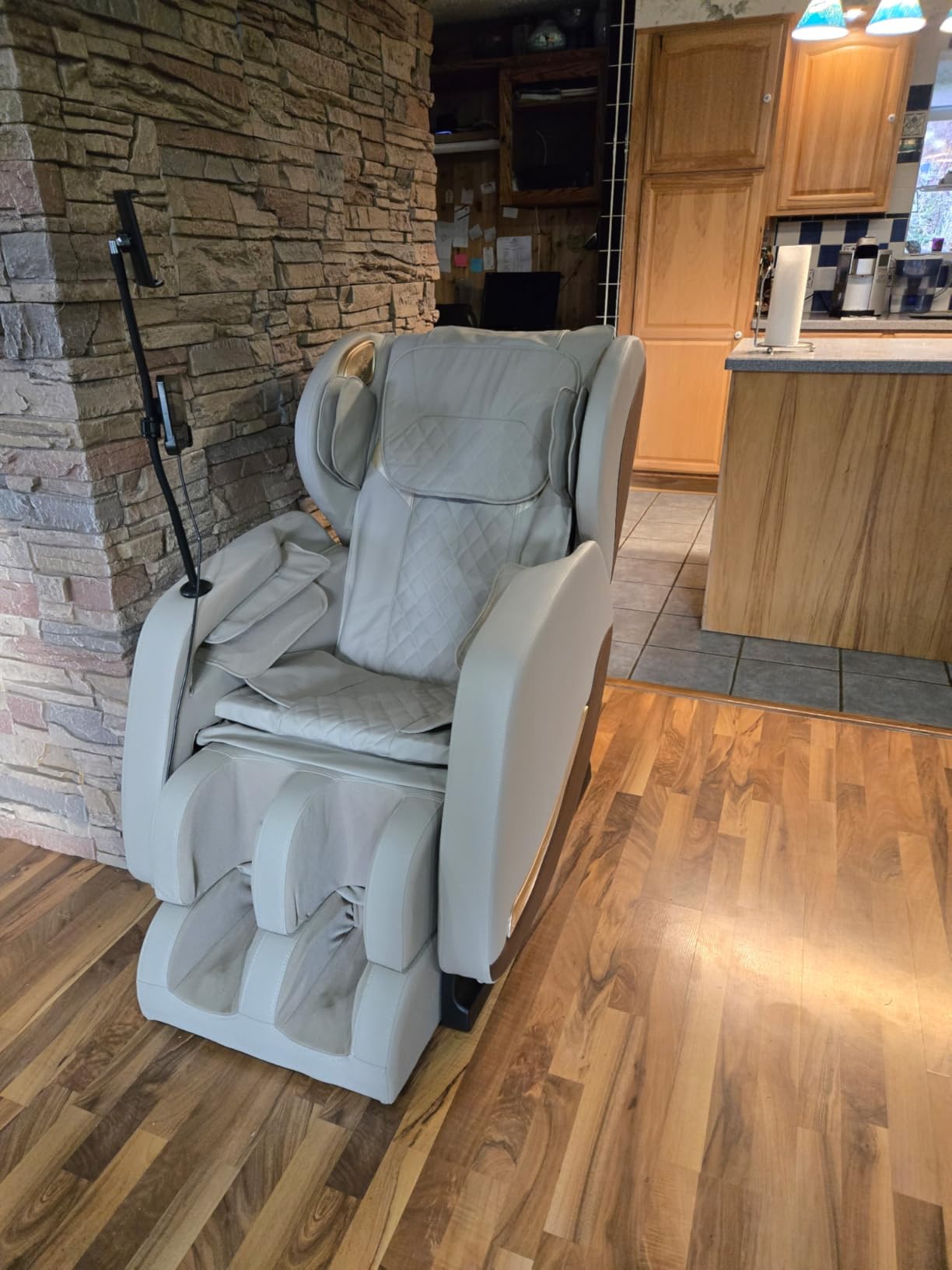 2026 Massage Chair, Massage Chairs Full Body and Recliner with 10 Fixed Points, Zero Gravity, Wood Grain Leather, Foot Massage, Airbags, Lumbar Heating, Bluetooth and Control Screen customer photo 1