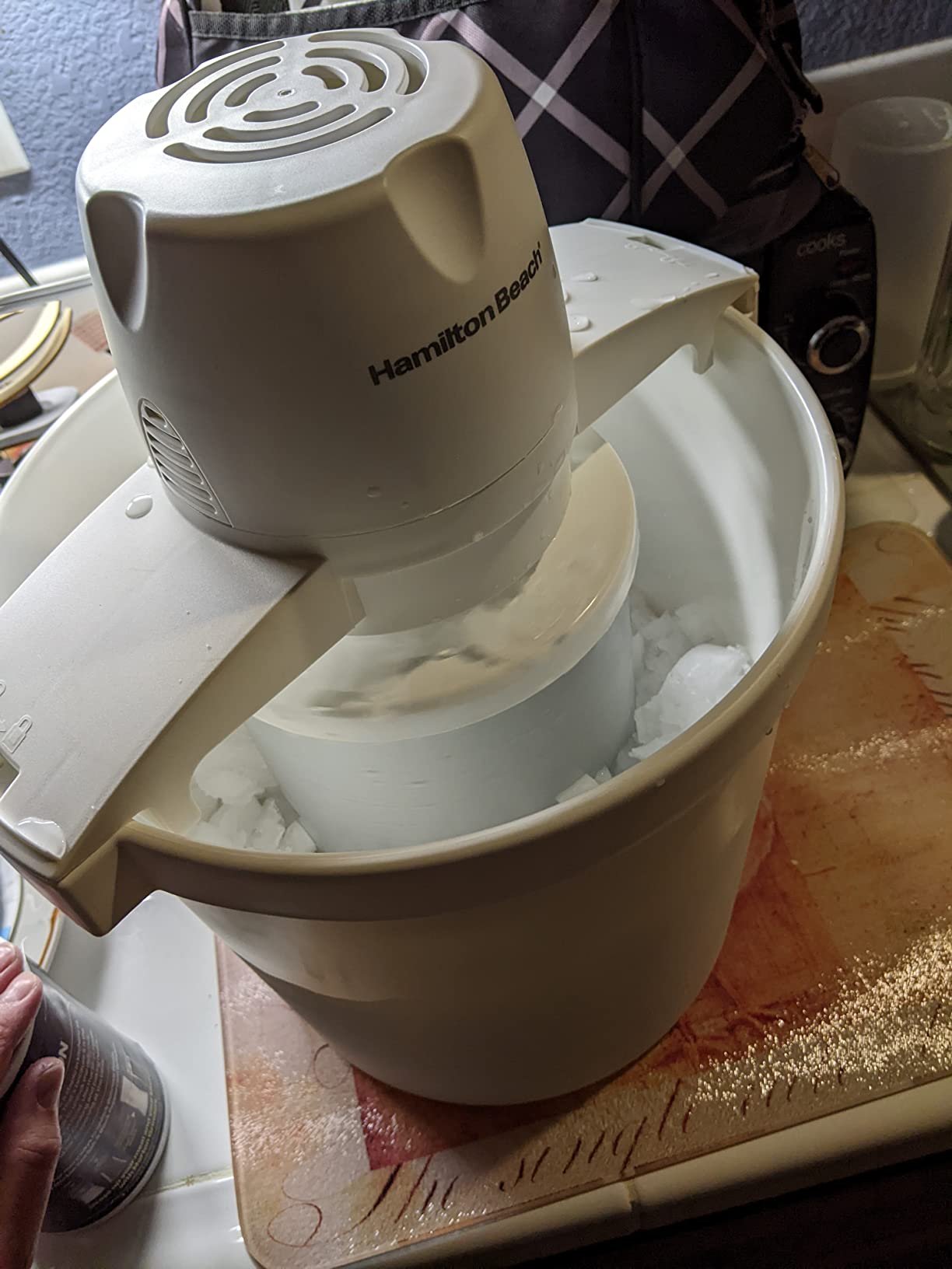 Hamilton Beach Automatic Electric Ice Cream Maker & Frozen Yogurt Machine, 4 Quart, 68330N customer photo 2