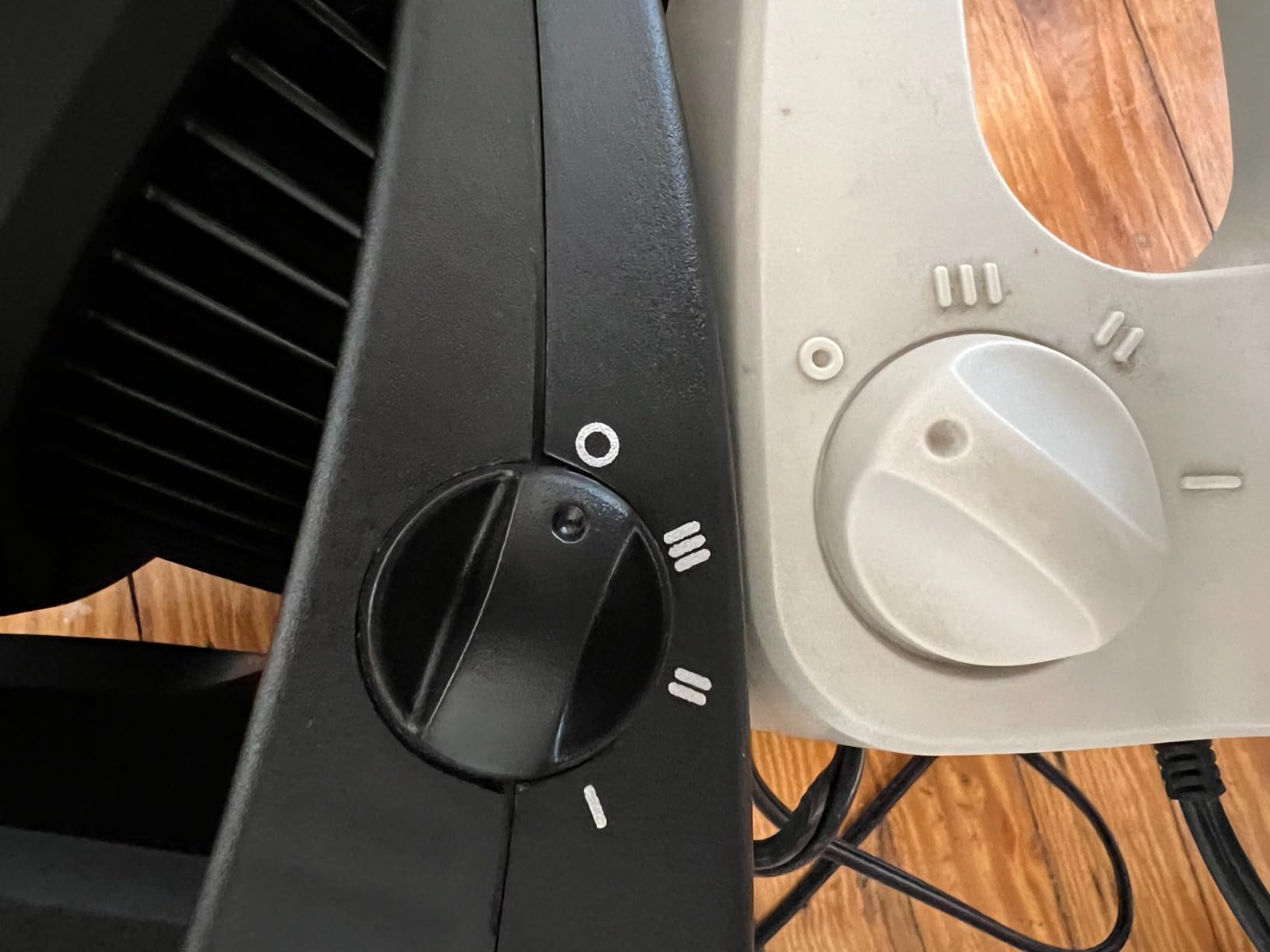 Vornado 630 Medium Air Circulator Fan, 3 Speed, Adjustable Tilt, Black | Whole Room Air Circulator, Floor Fan for Bedroom, Office, Home, 9 in, Quiet Cooling, Medium Electric Fan customer photo 1