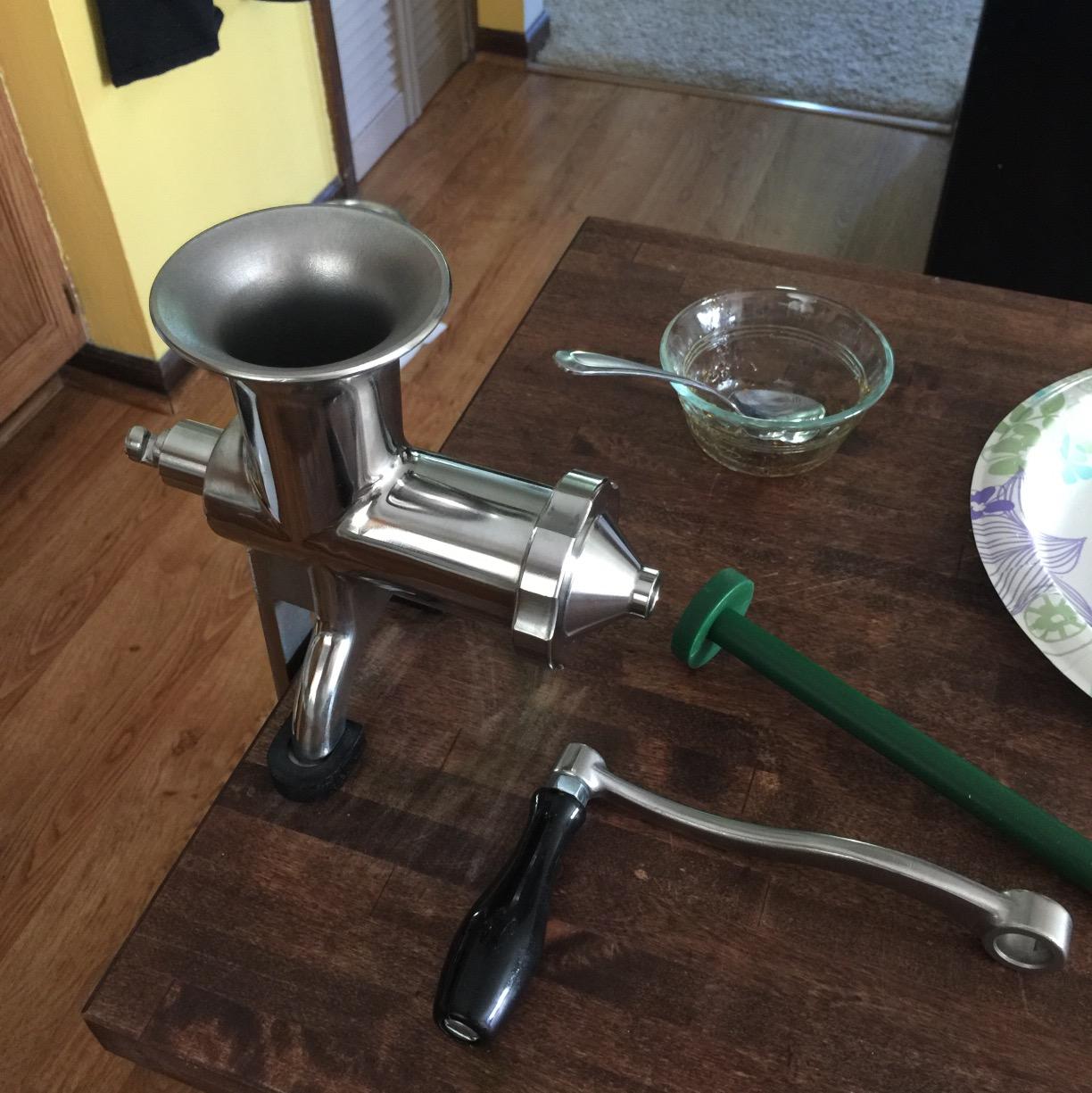 Handy Pantry HJ Hurricane Stainless Steel Manual Wheatgrass Juicer customer photo 1