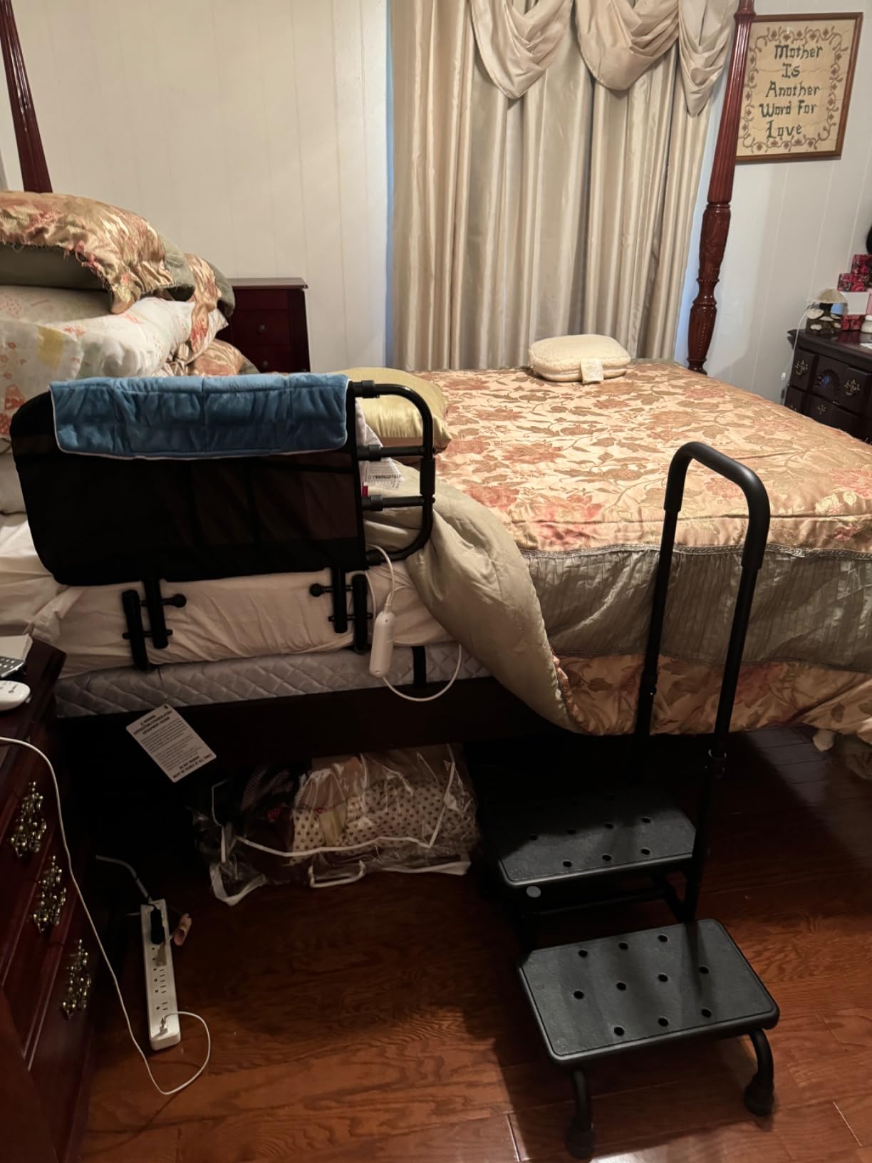 Stander EZ Adjust Bed Rail, Adjustable Senior Bedrail and Safety Assist Railing for Elderly Adults with Organizer Pouch, ASTM Safety Approved Guard-Rail, Black customer photo 1